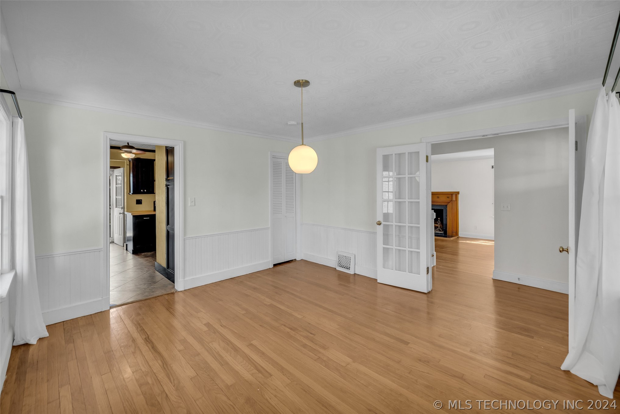 211 E 27th Street