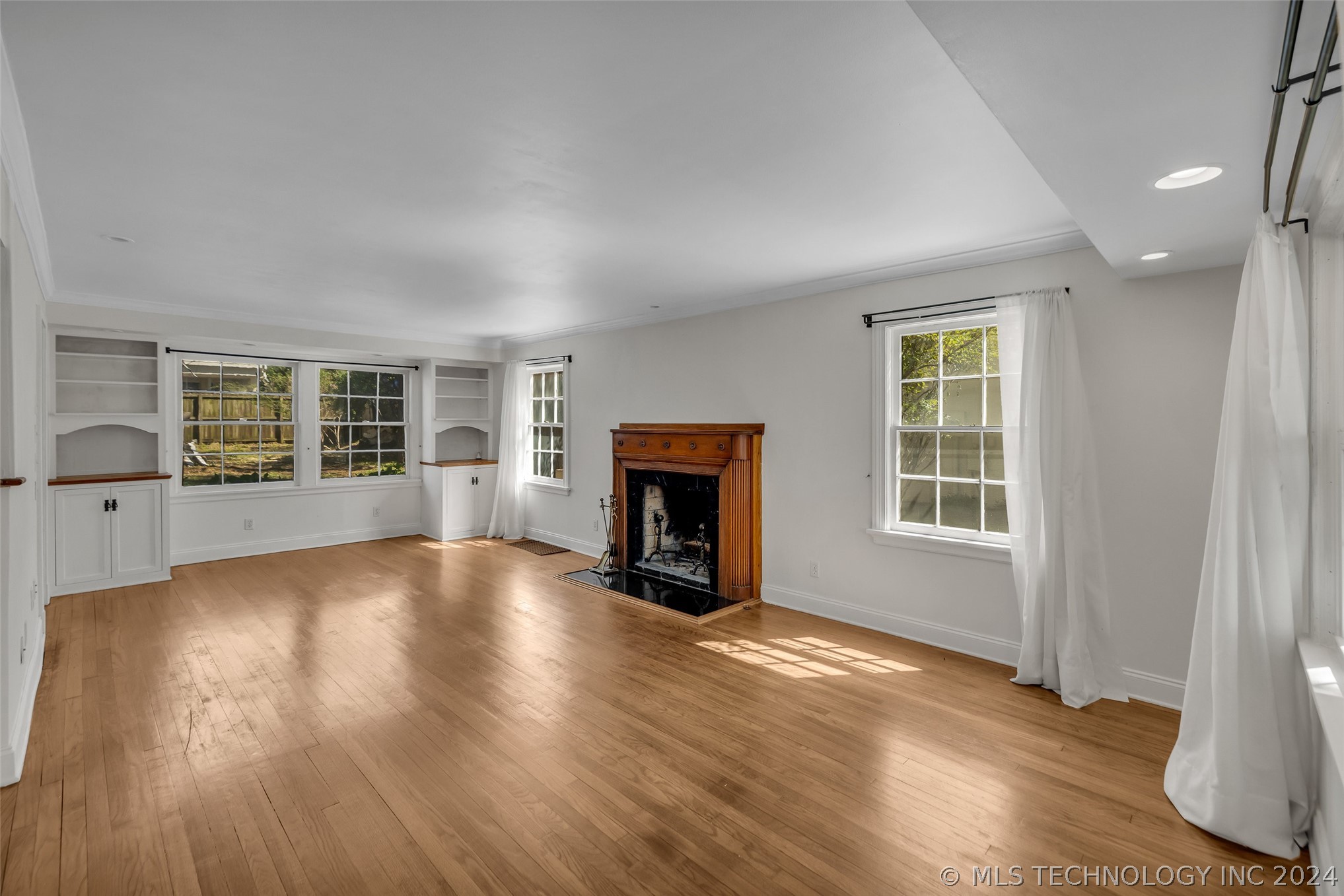 211 E 27th Street