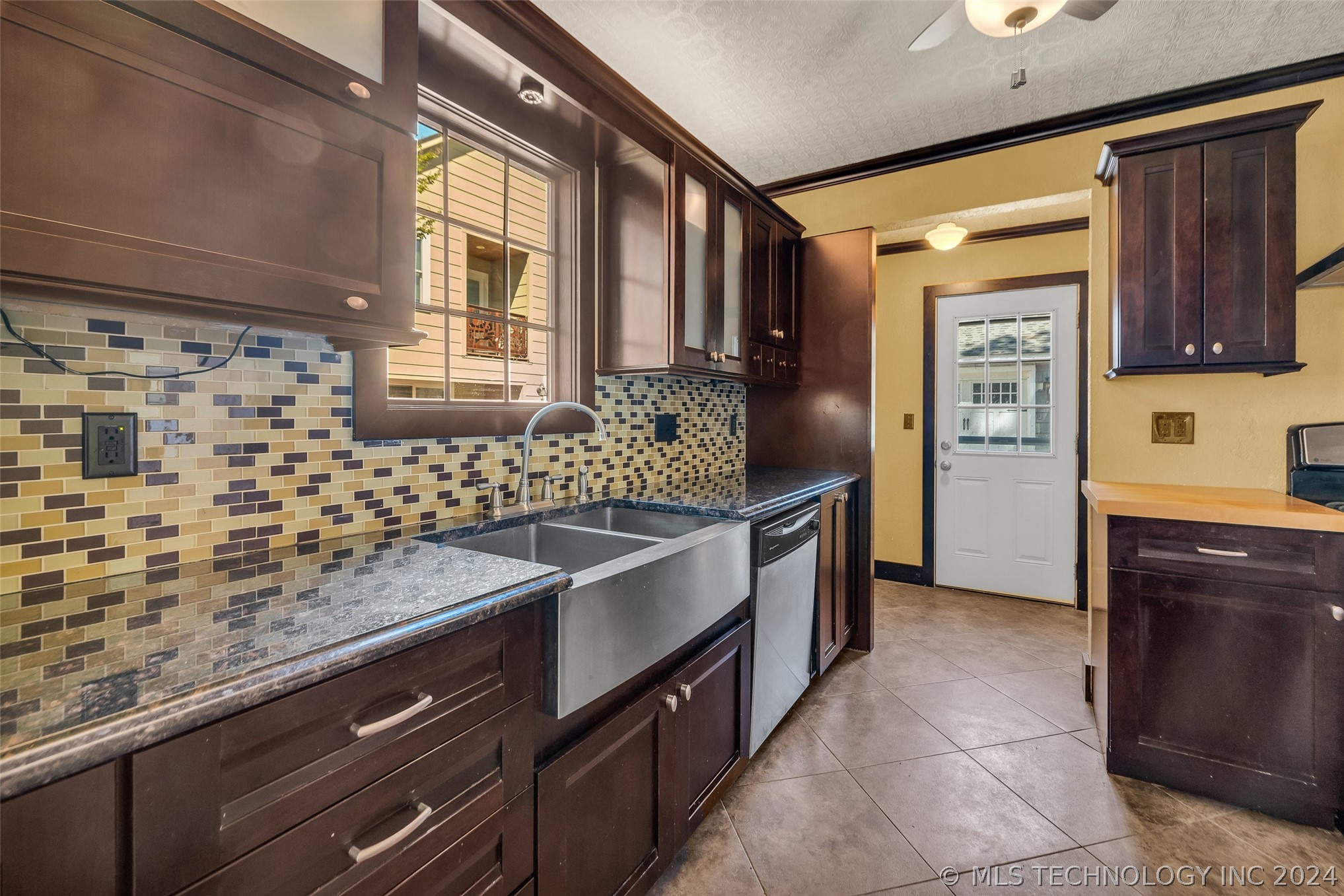 211 E 27th Street