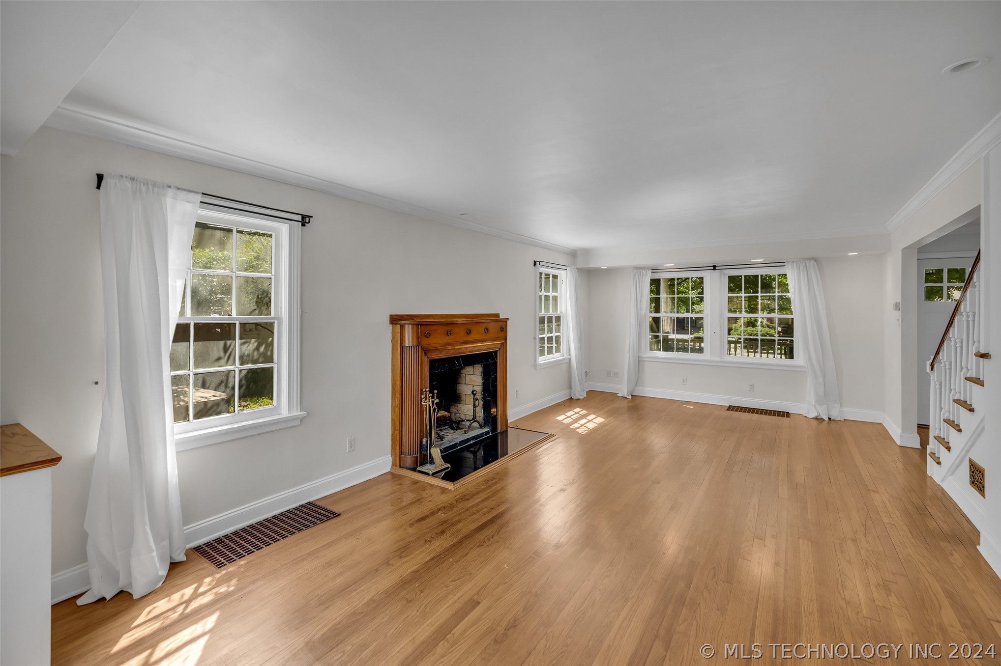 211 E 27th Street