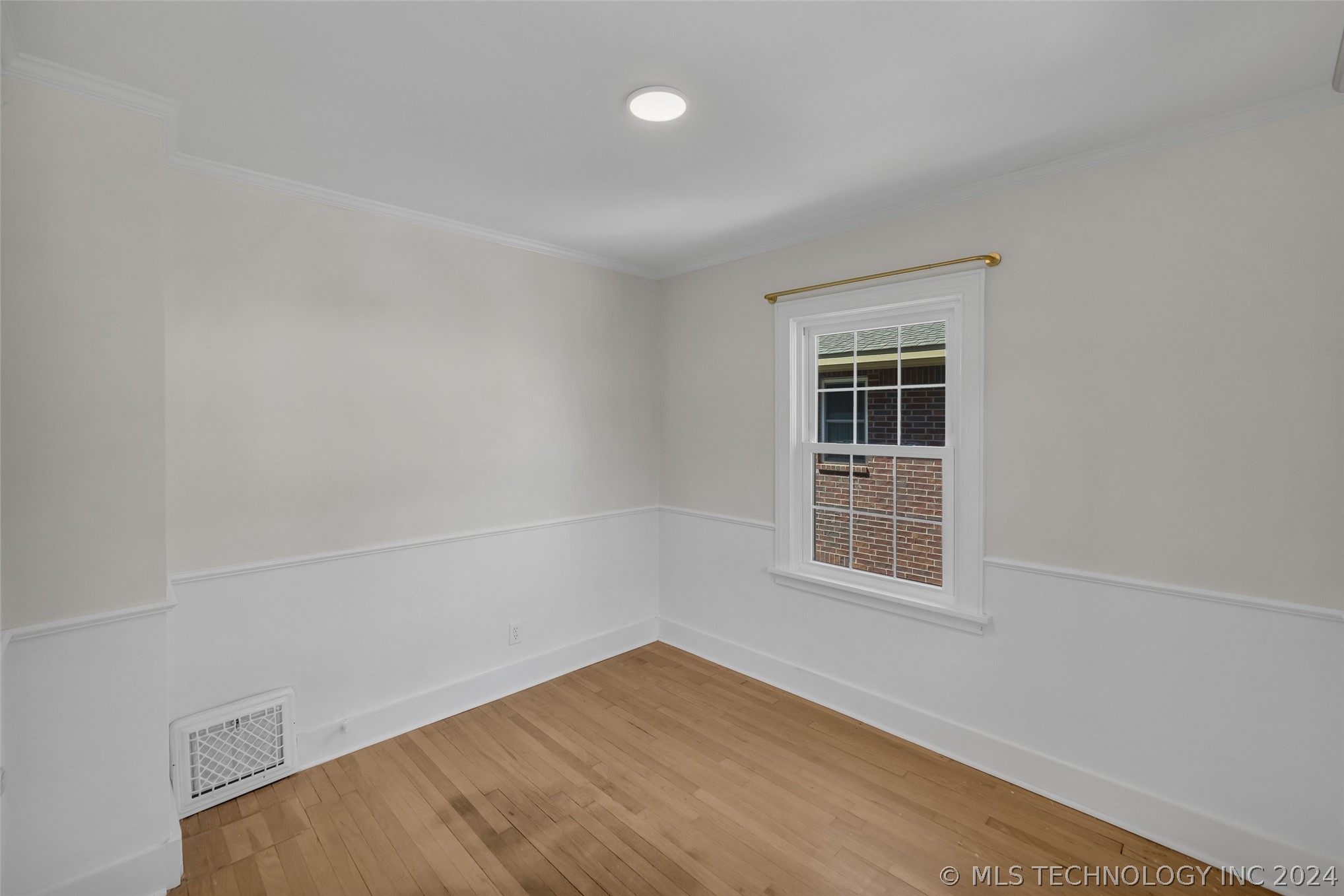 211 E 27th Street