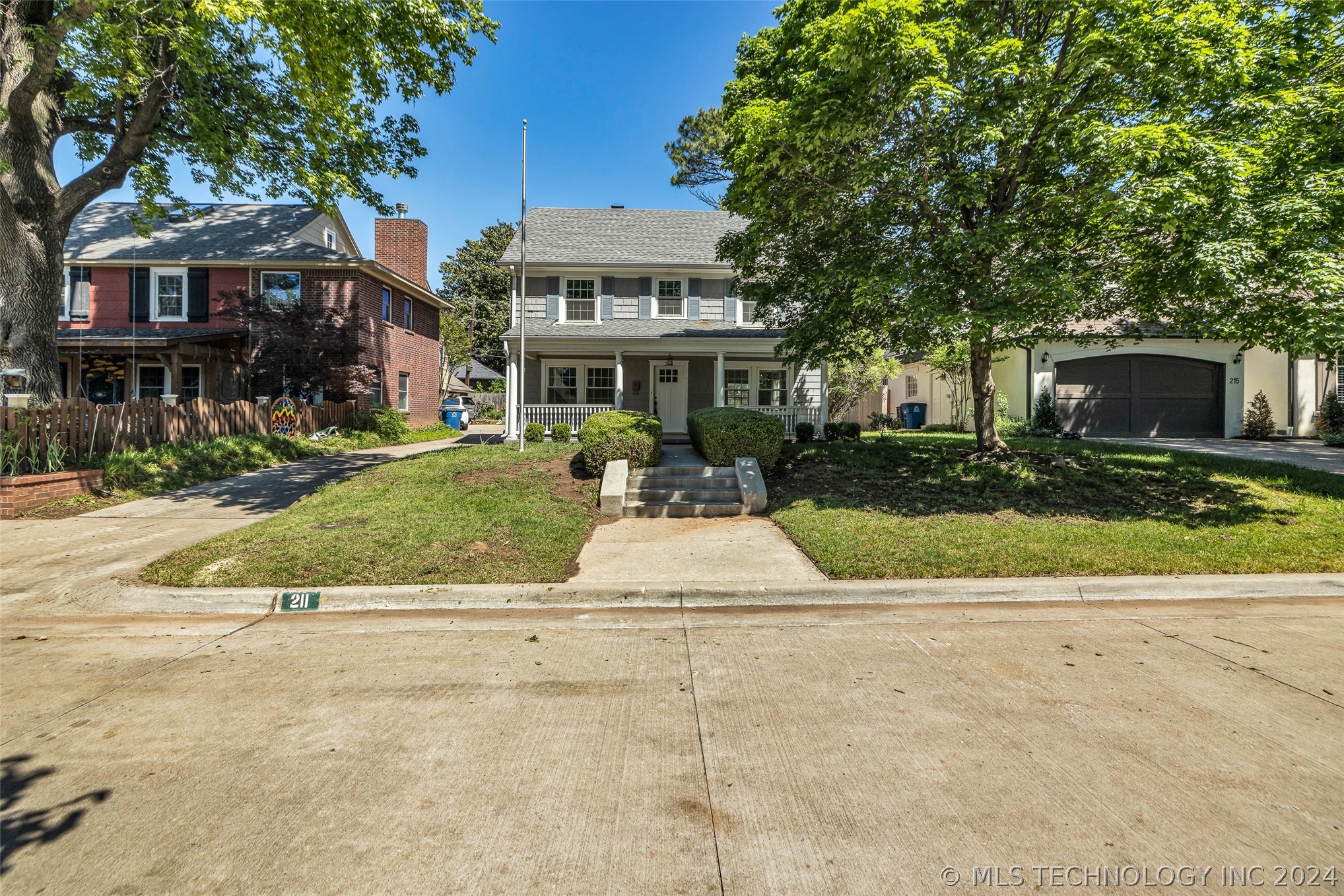 211 E 27th Street