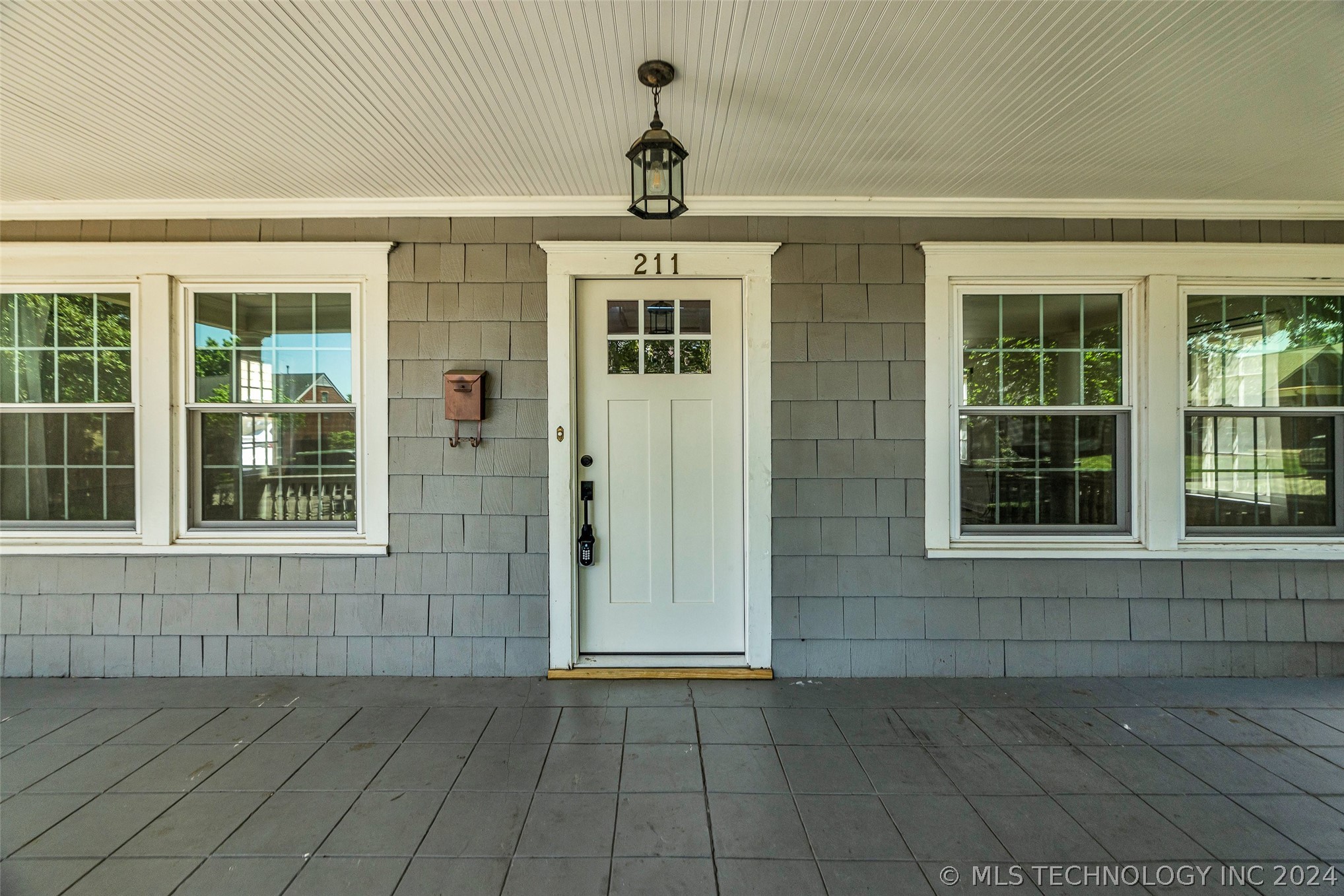 211 E 27th Street