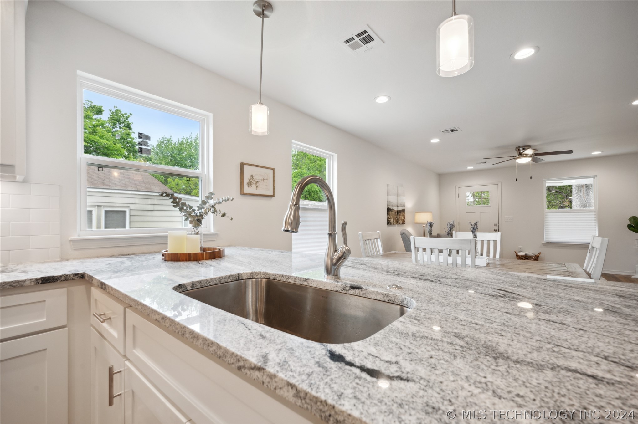 2115 W 40th Street