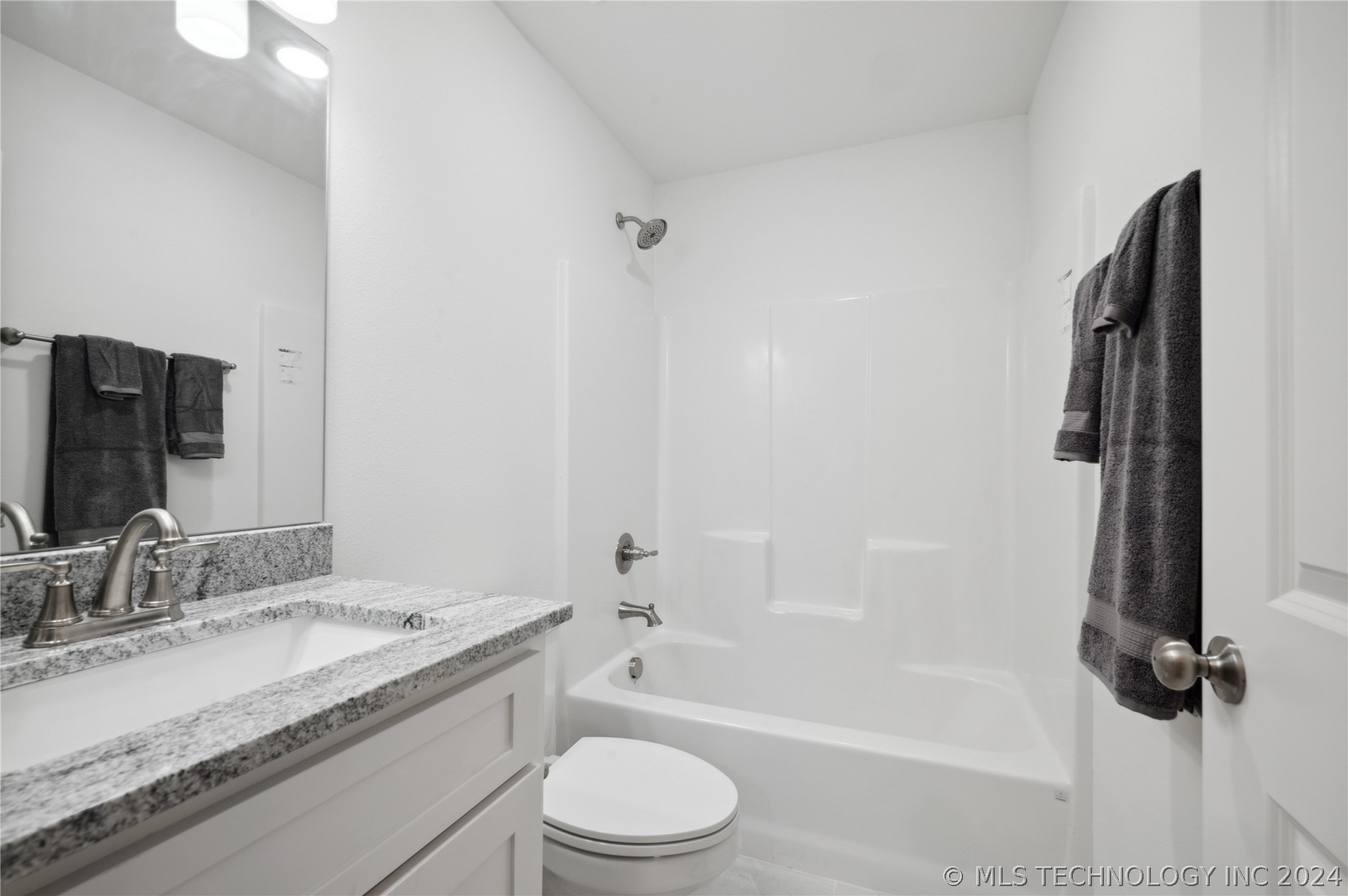 2115 W 40th Street