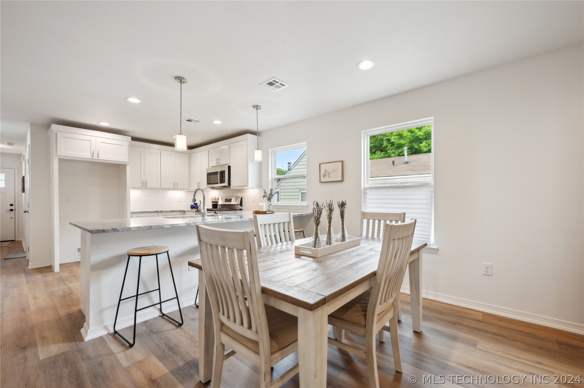 2115 W 40th Street