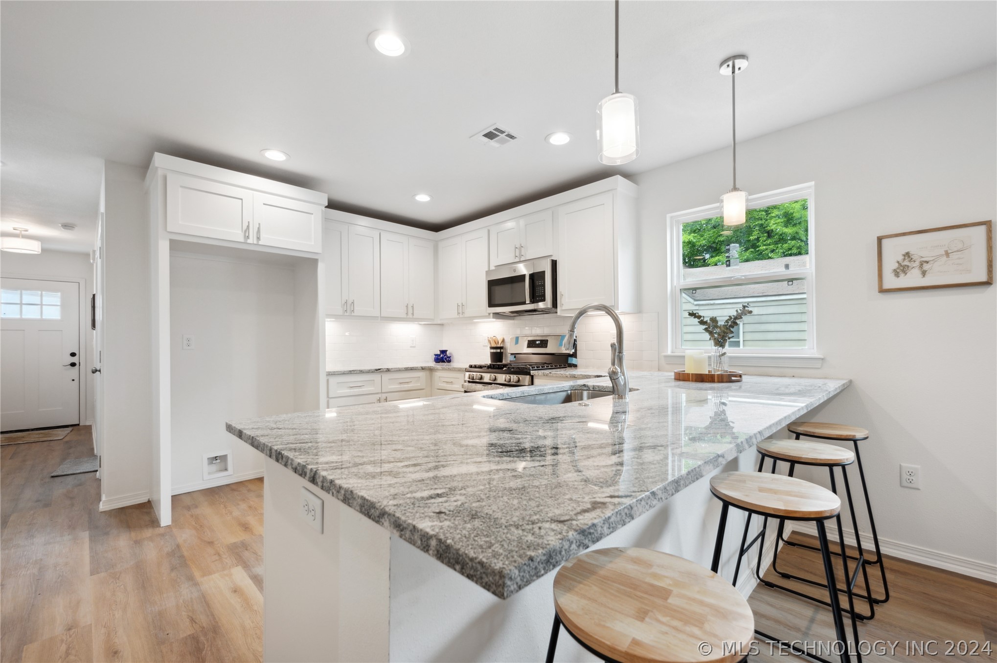 2115 W 40th Street
