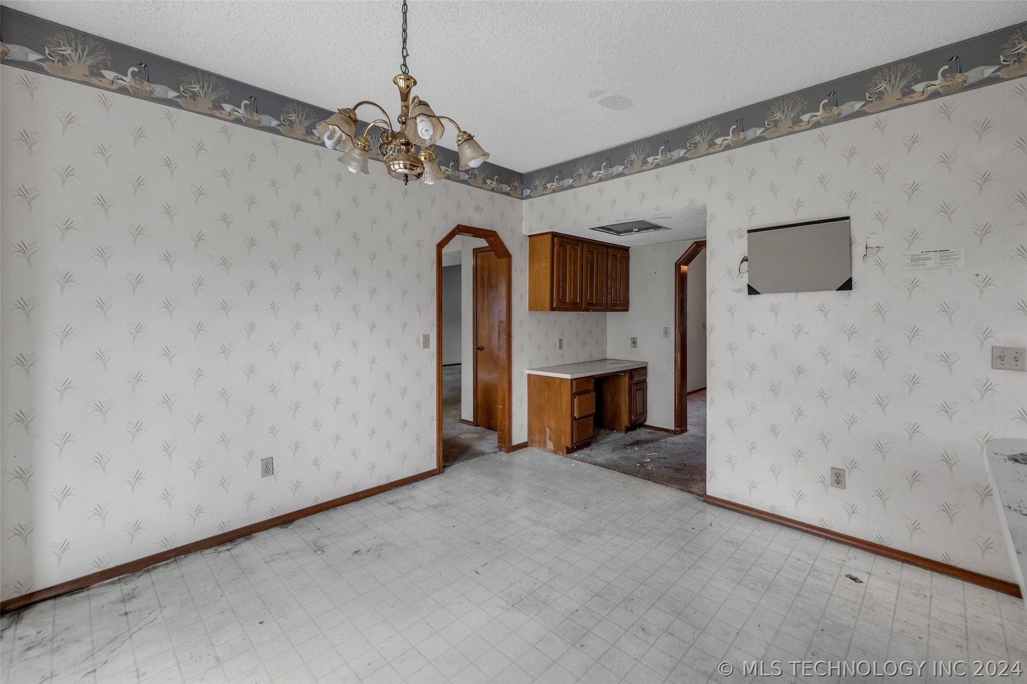 2825 W Vandalia Street