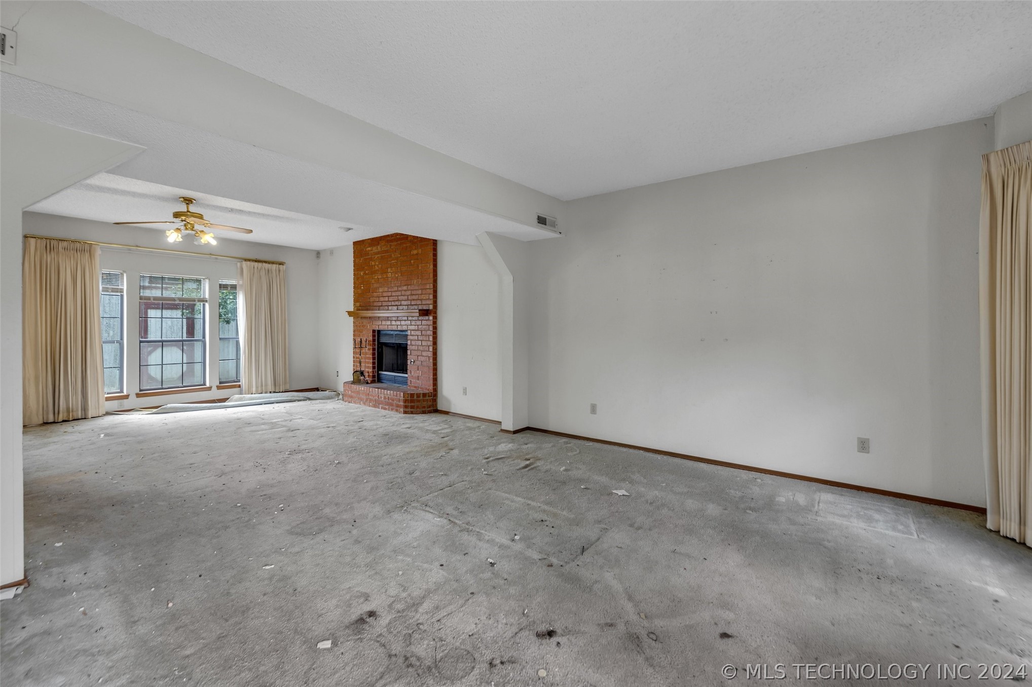 2825 W Vandalia Street