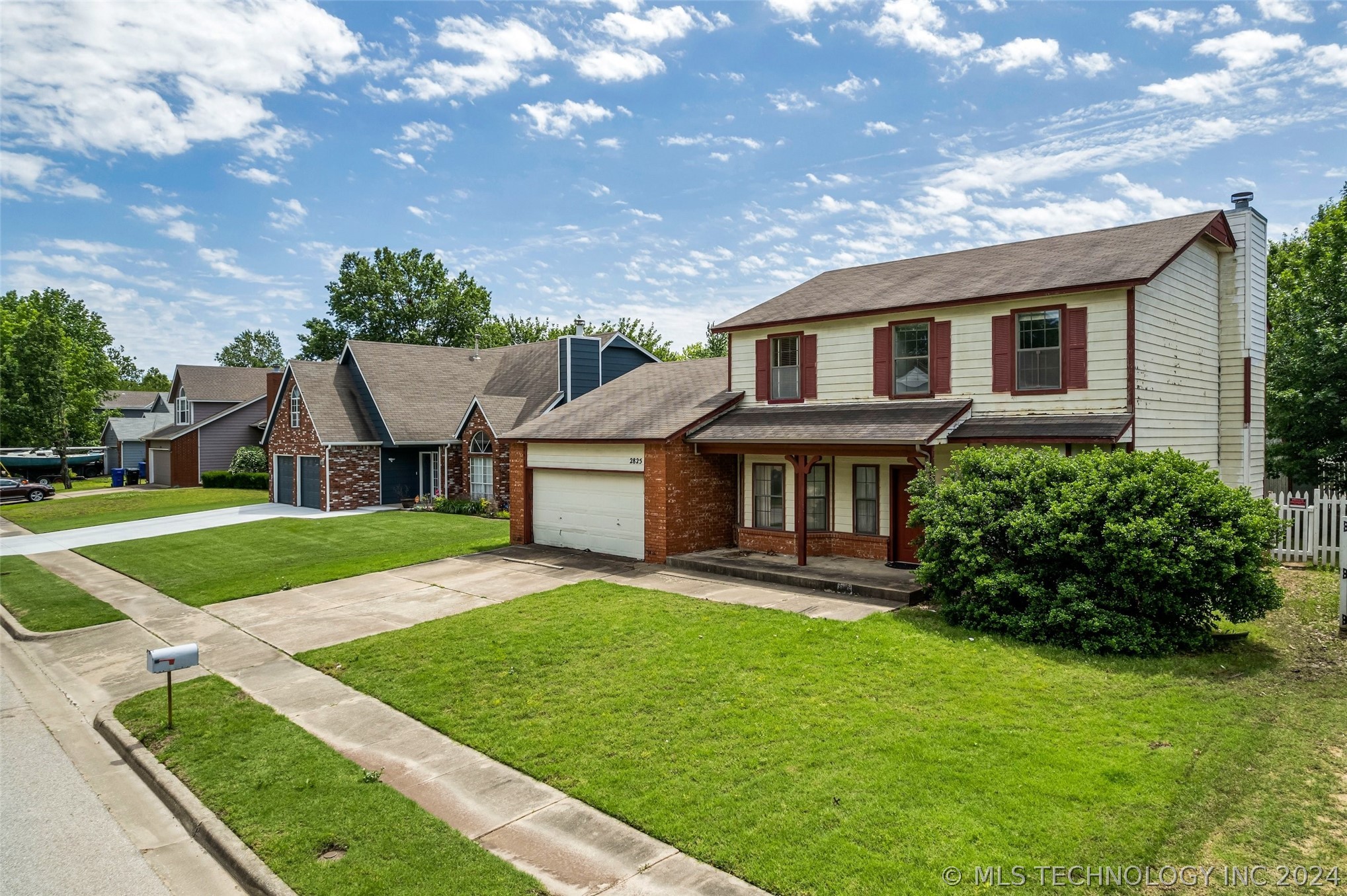 2825 W Vandalia Street