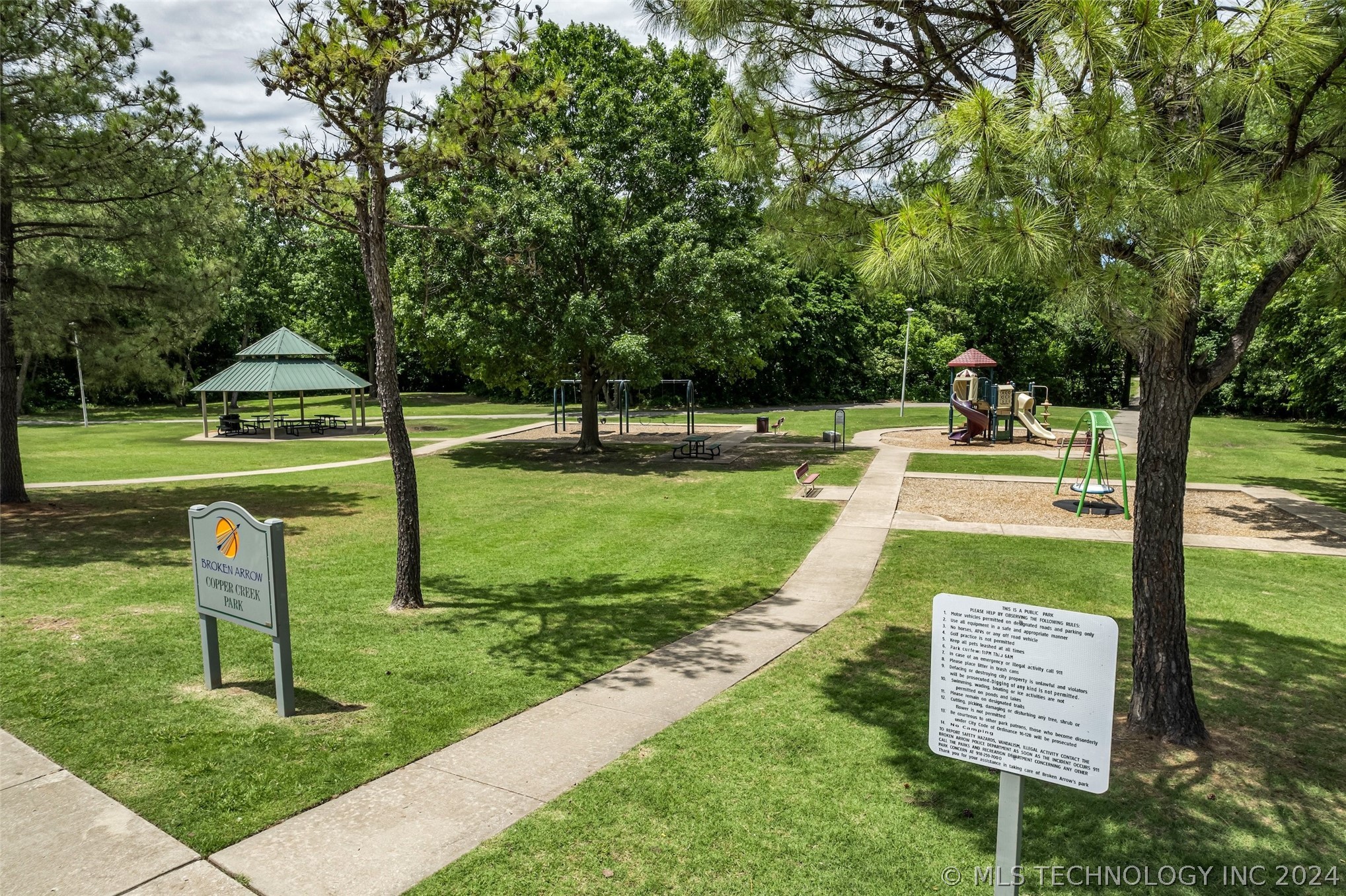 2825 W Vandalia Street