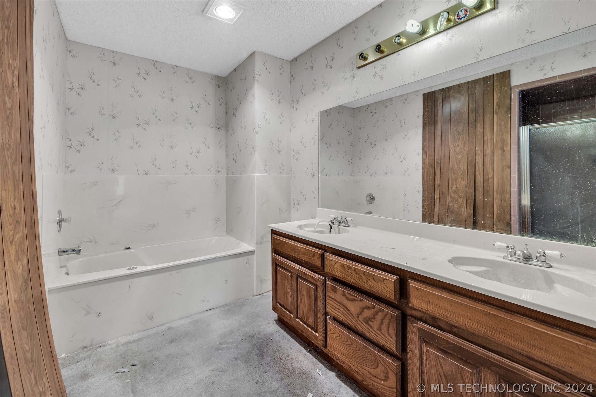 2825 W Vandalia Street