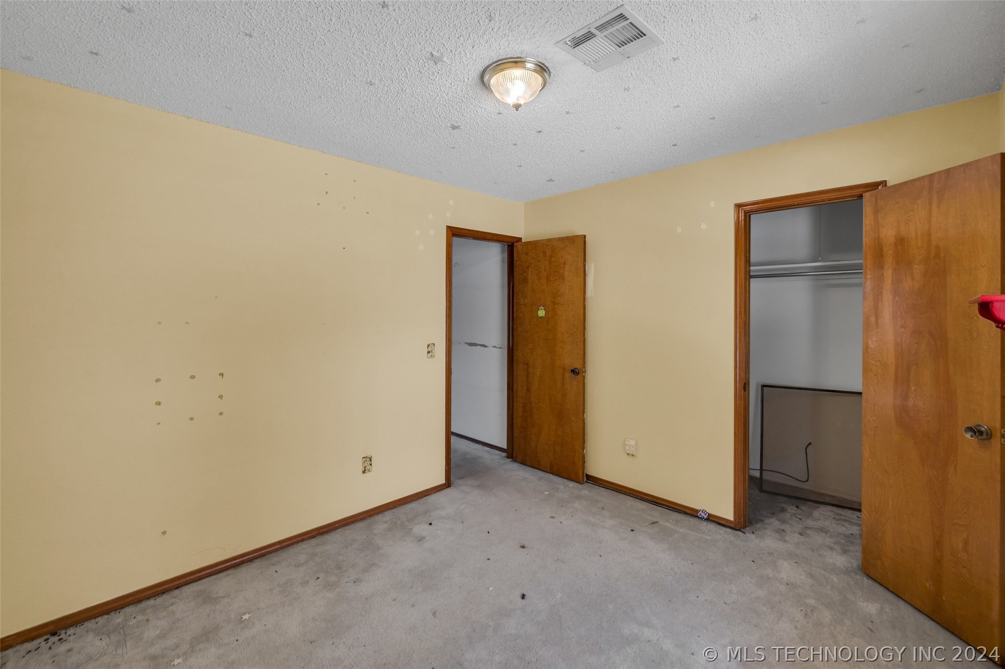 2825 W Vandalia Street