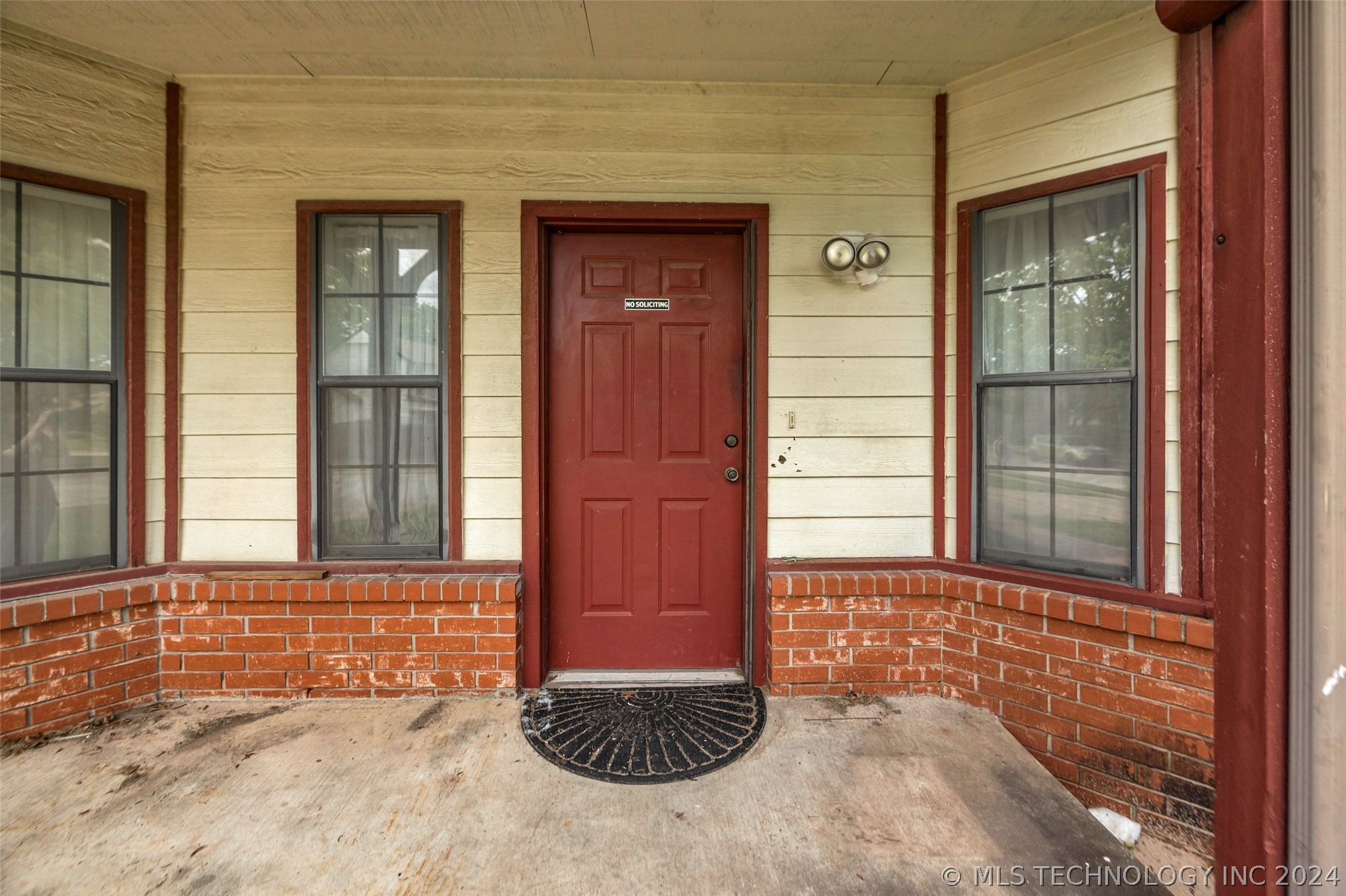 2825 W Vandalia Street