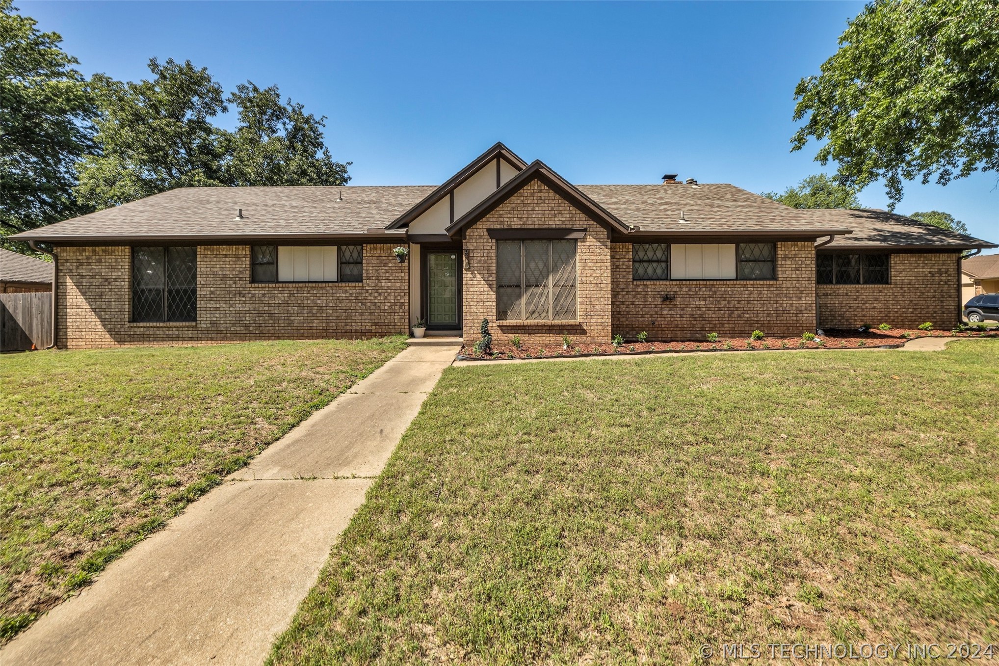 800 W Decatur Street