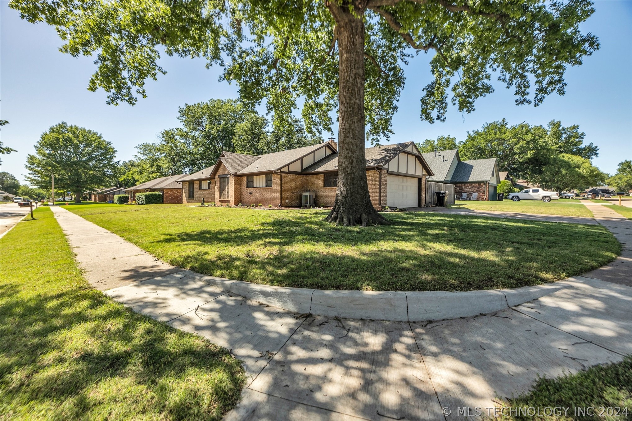 800 W Decatur Street