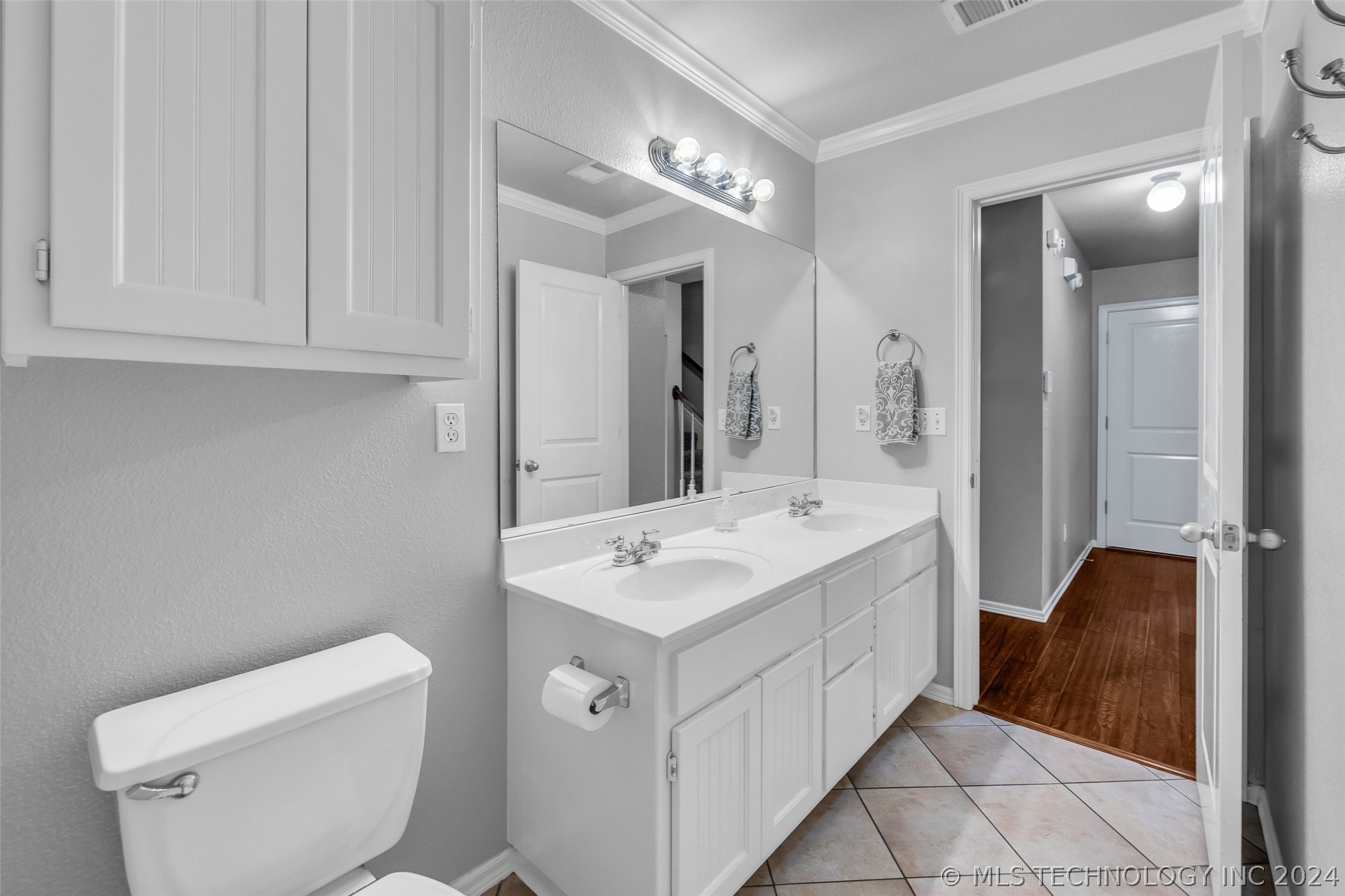 422 W 120th Place S