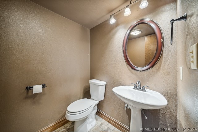 7439 S Winston Place