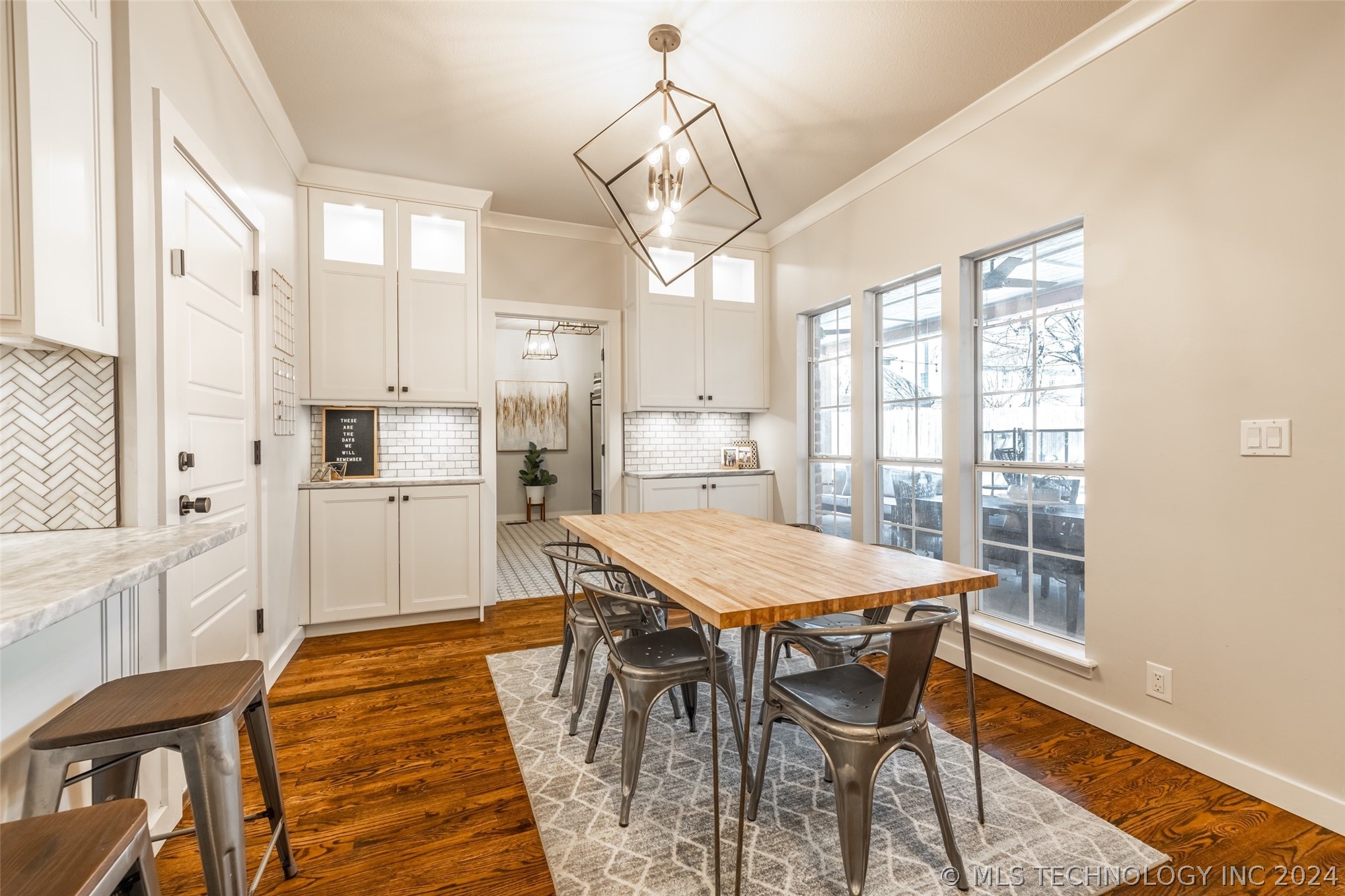 10927 S Canton Avenue