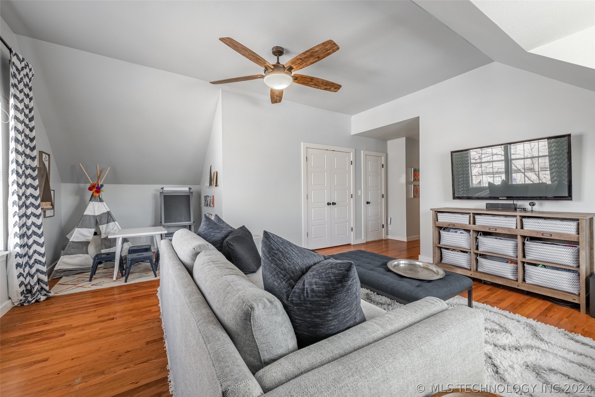 10927 S Canton Avenue