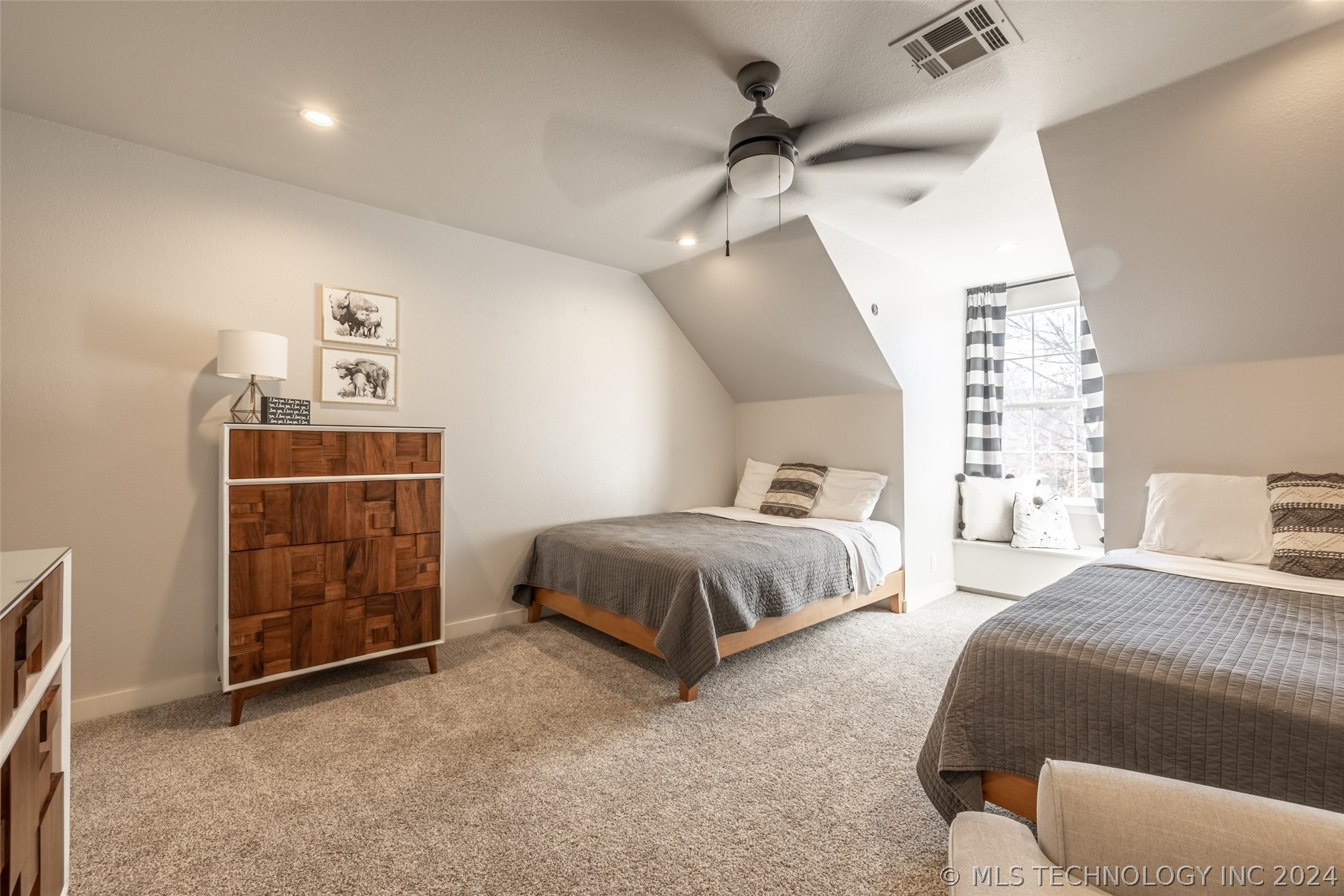 10927 S Canton Avenue