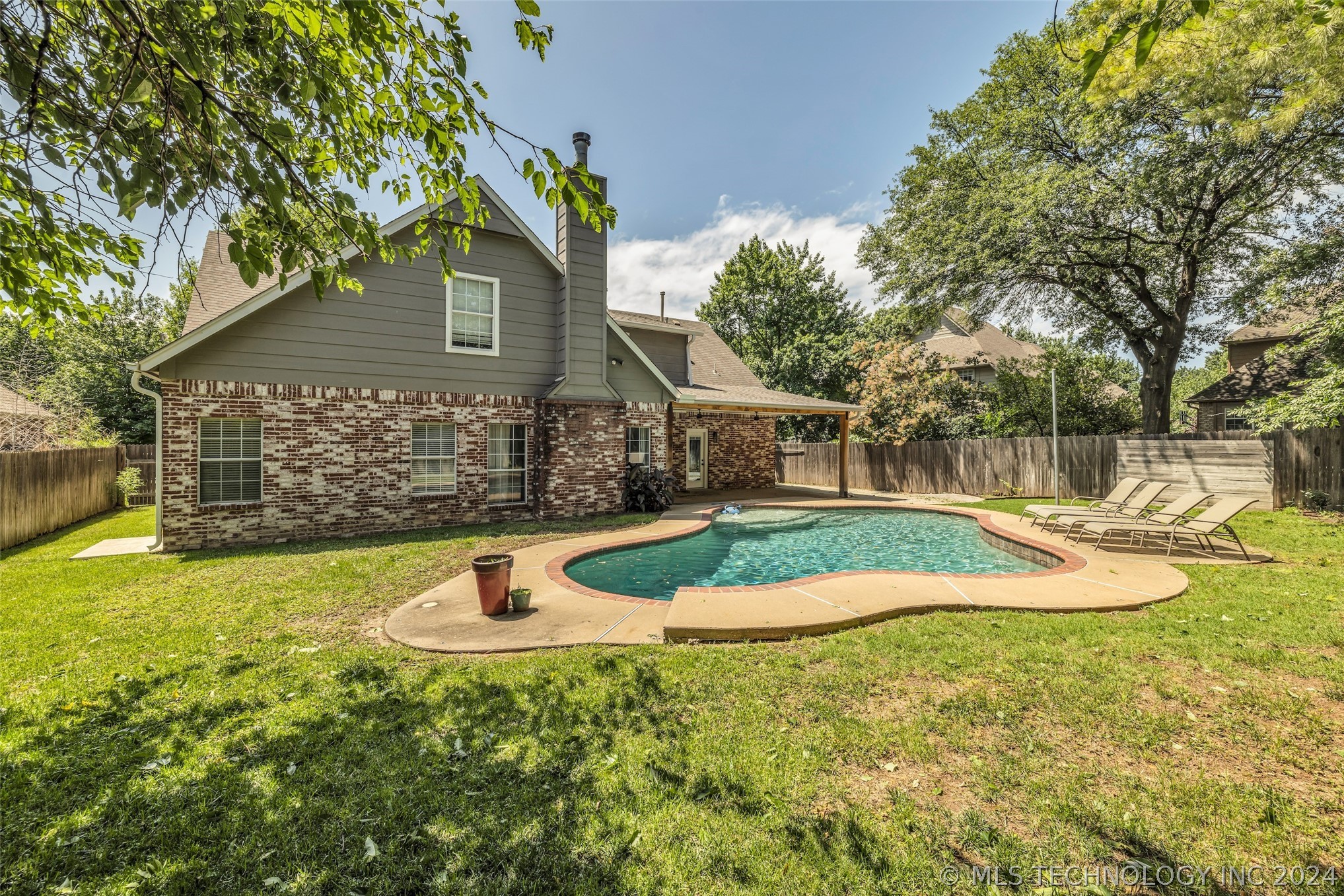 10927 S Canton Avenue