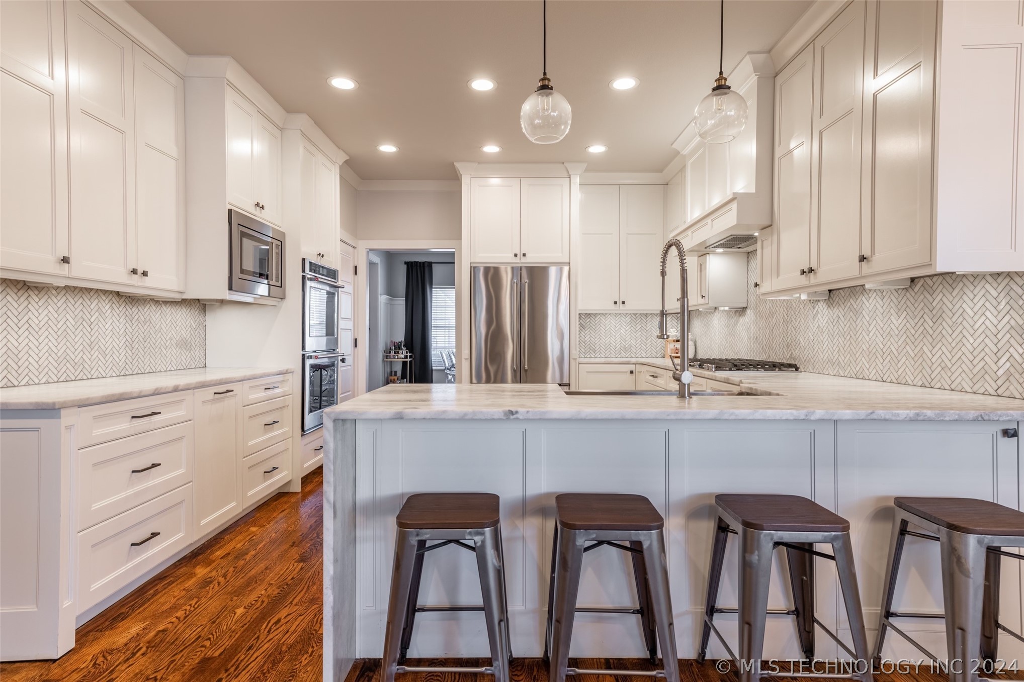 10927 S Canton Avenue