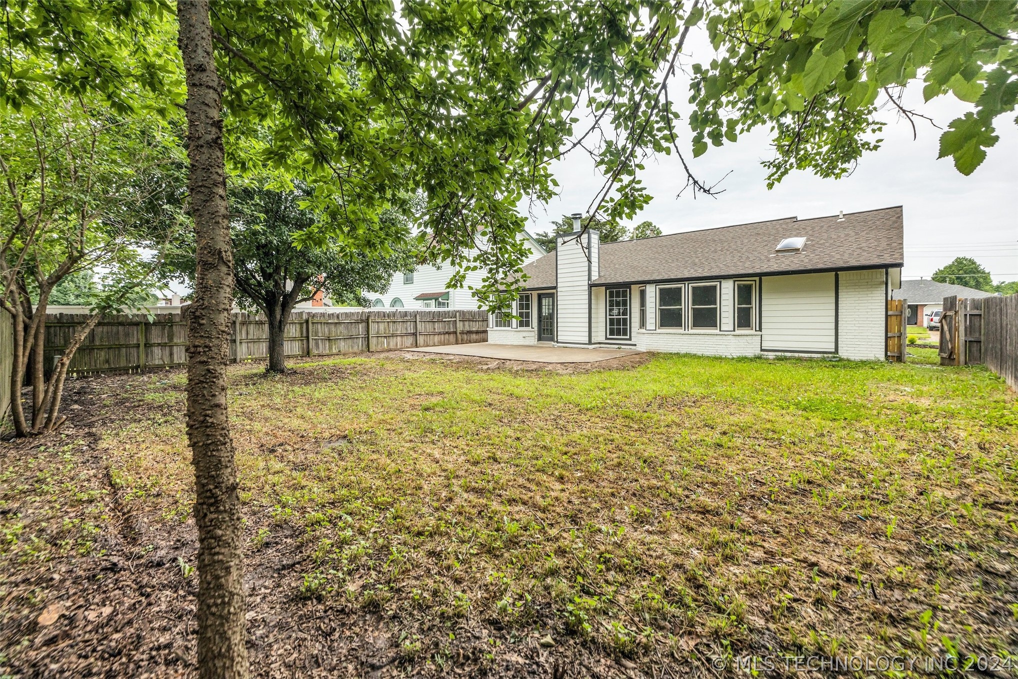 4437 W Queens Street