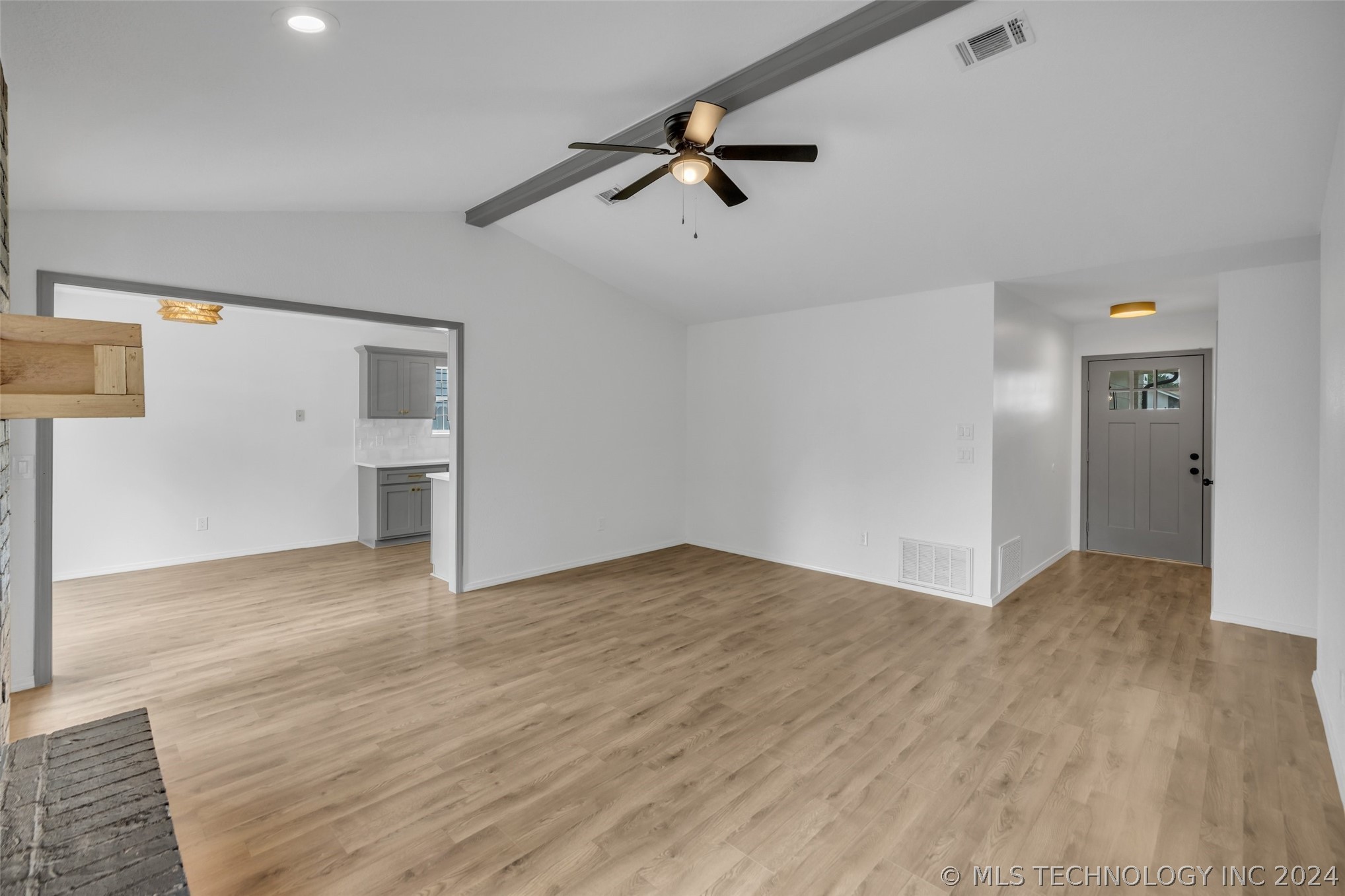 4437 W Queens Street