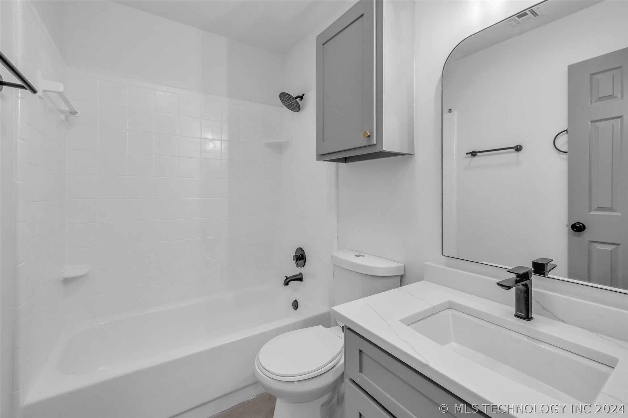 4437 W Queens Street