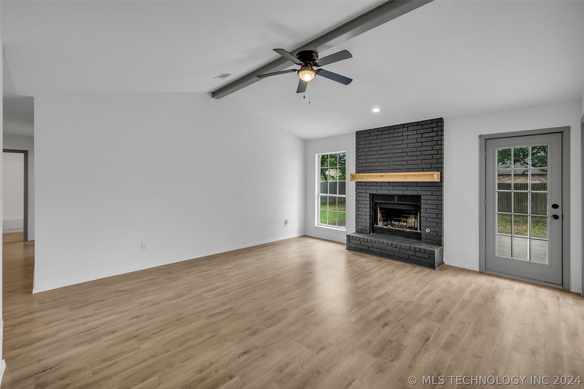 4437 W Queens Street