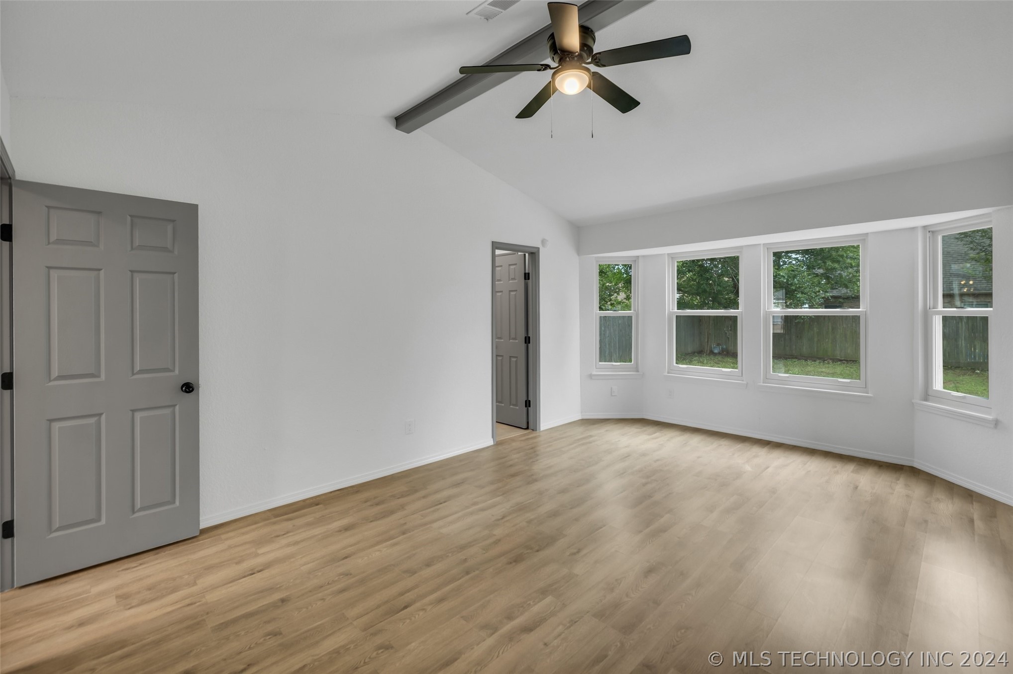 4437 W Queens Street