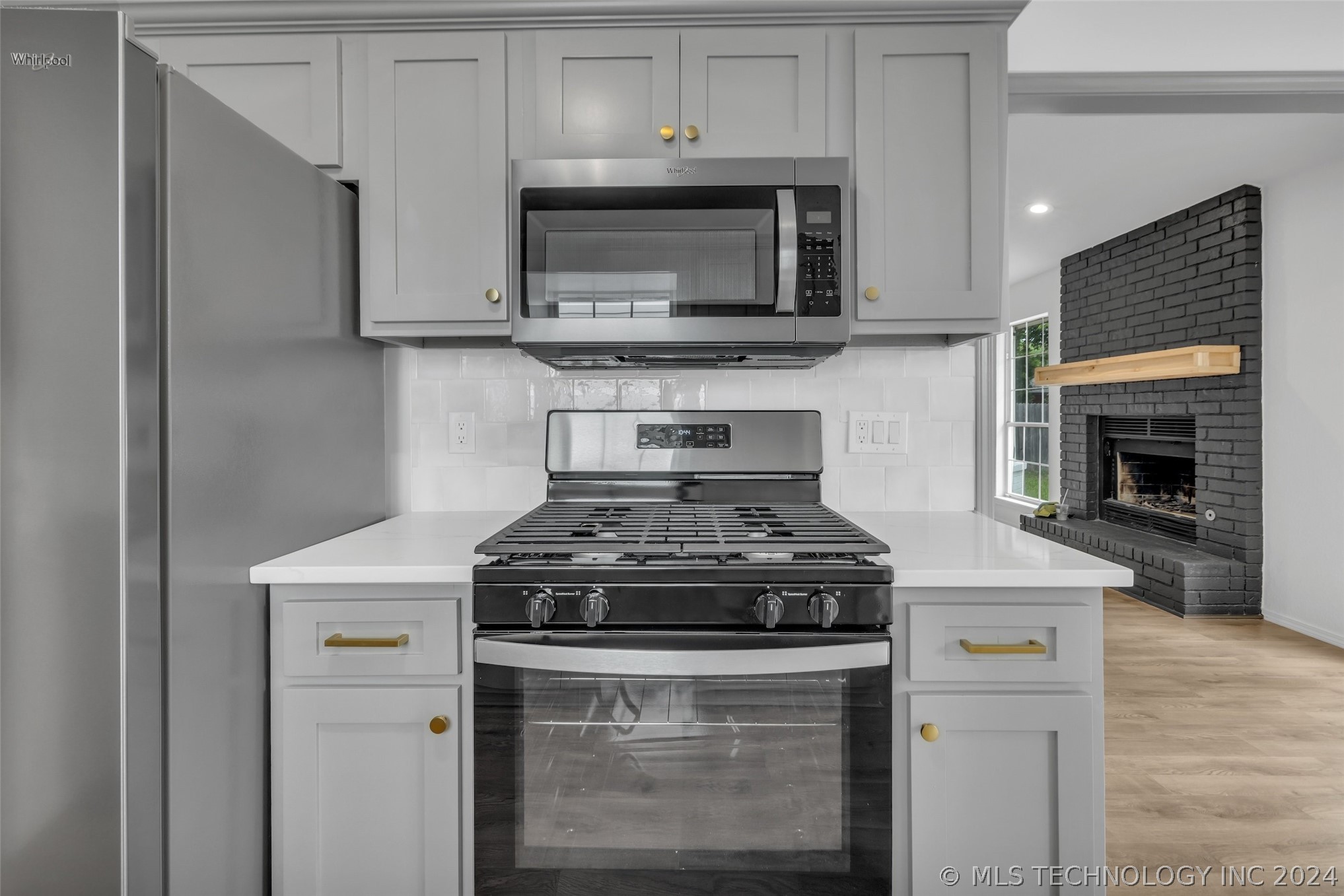 4437 W Queens Street