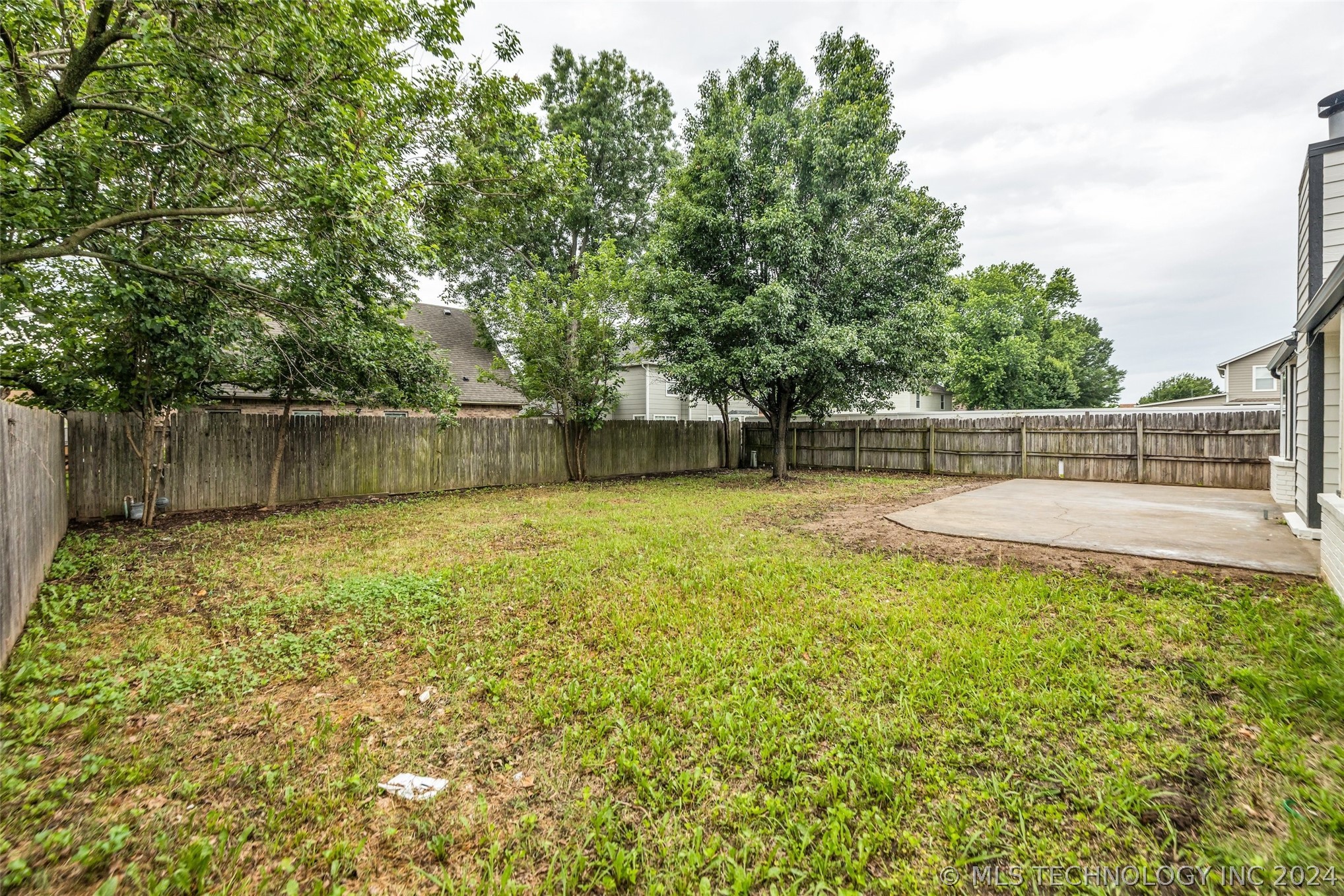 4437 W Queens Street