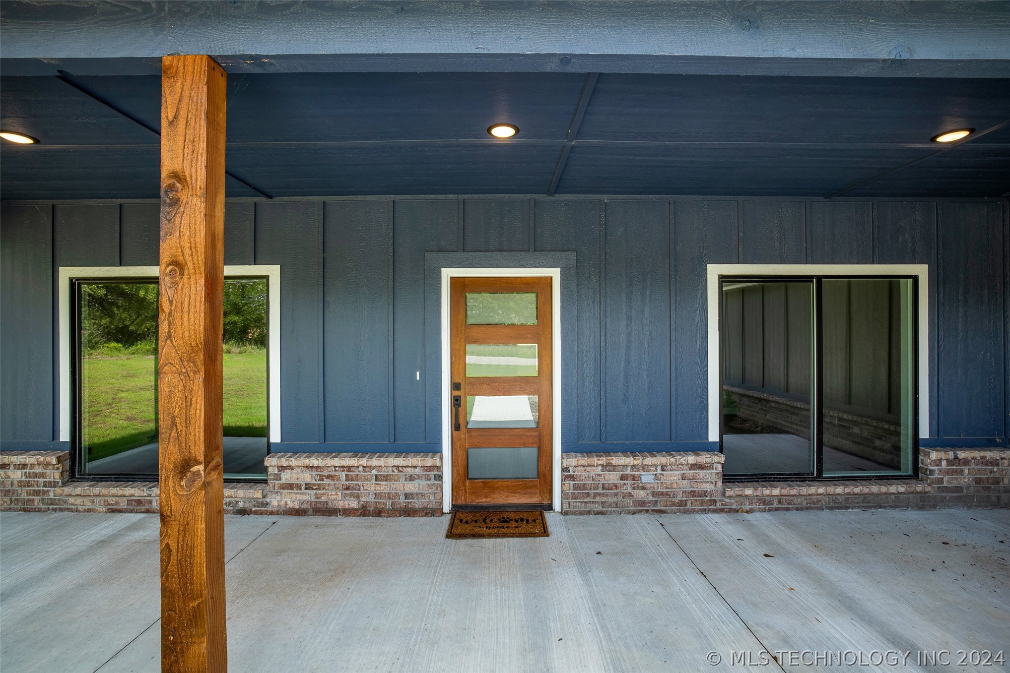 128 Pelican Point Place