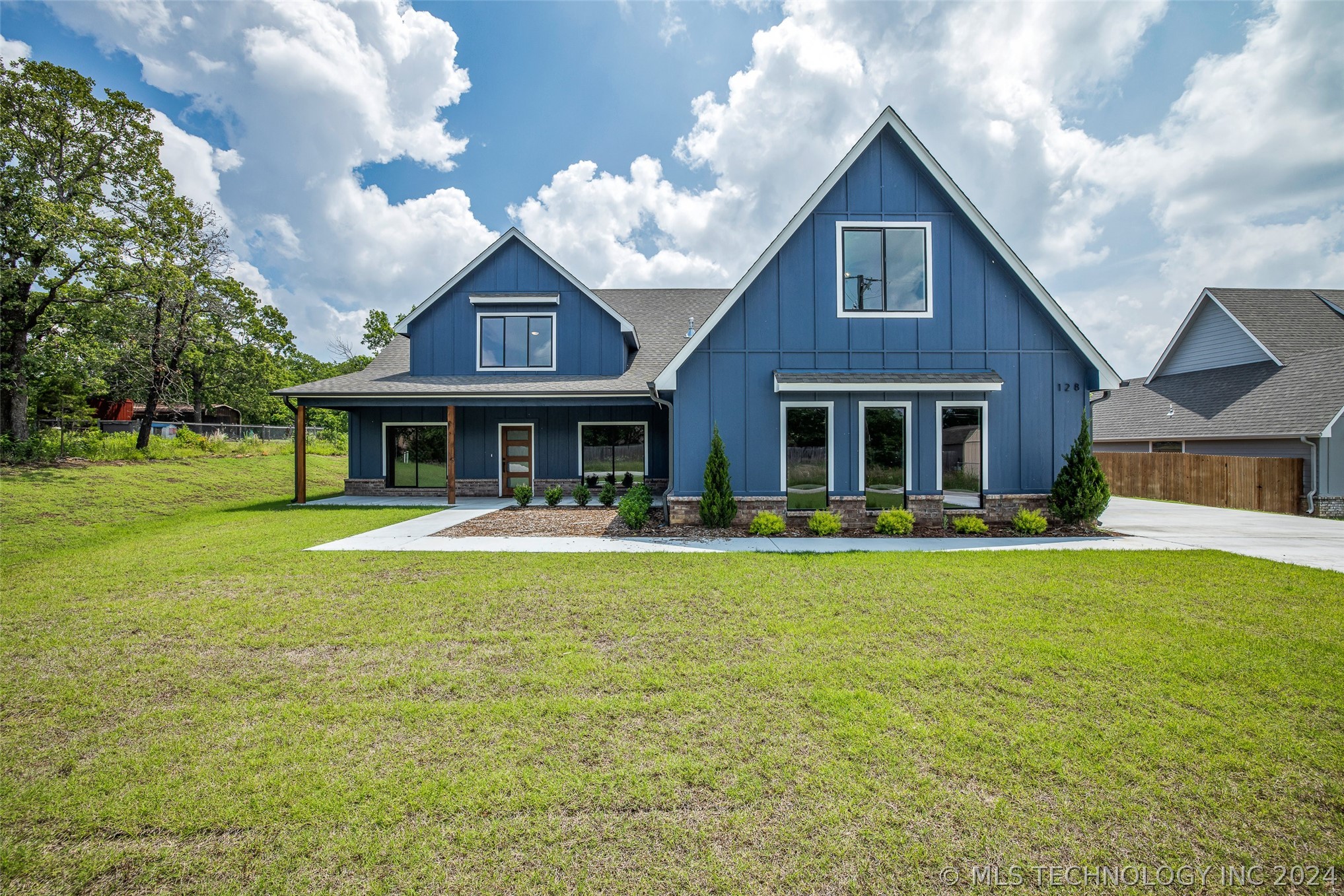 128 Pelican Point Place