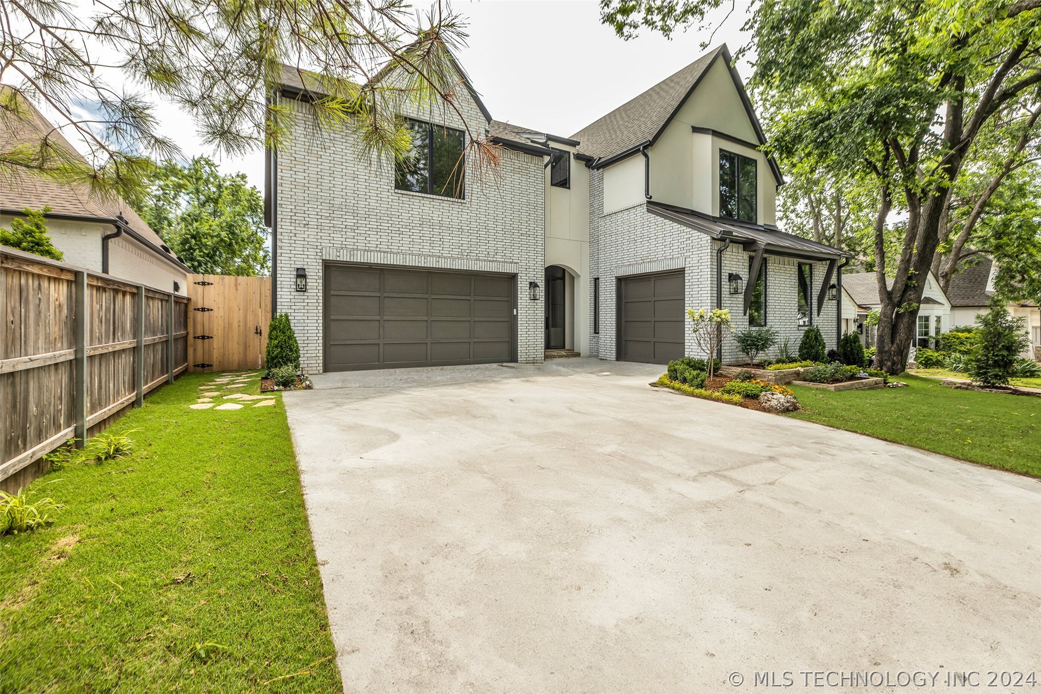 1030 E 37th Street