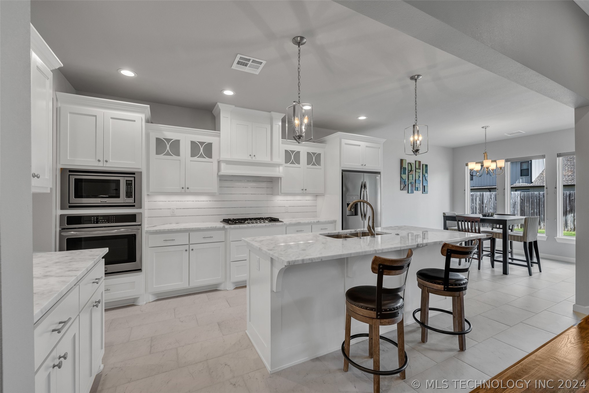 3304 W Delmar Street