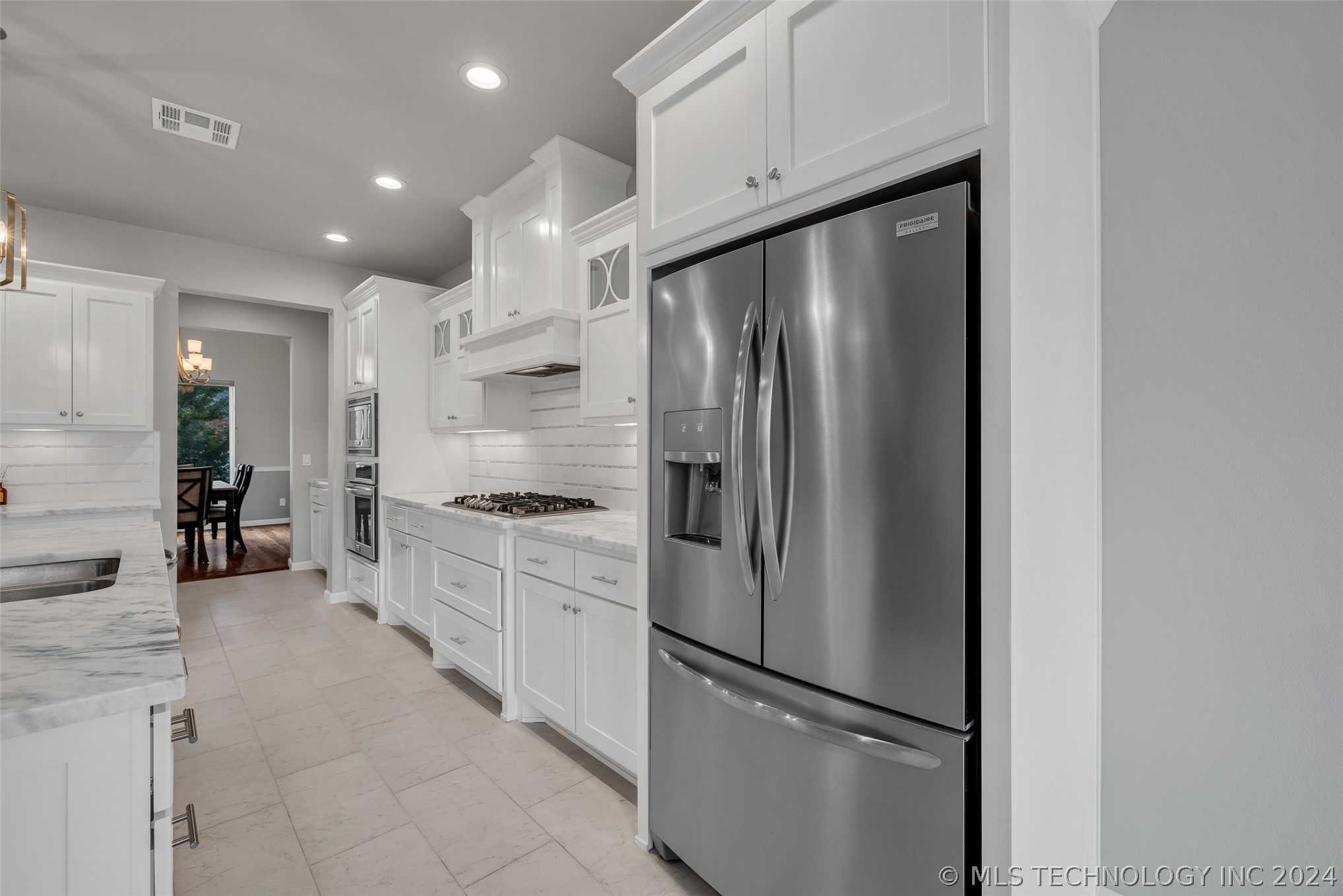 3304 W Delmar Street