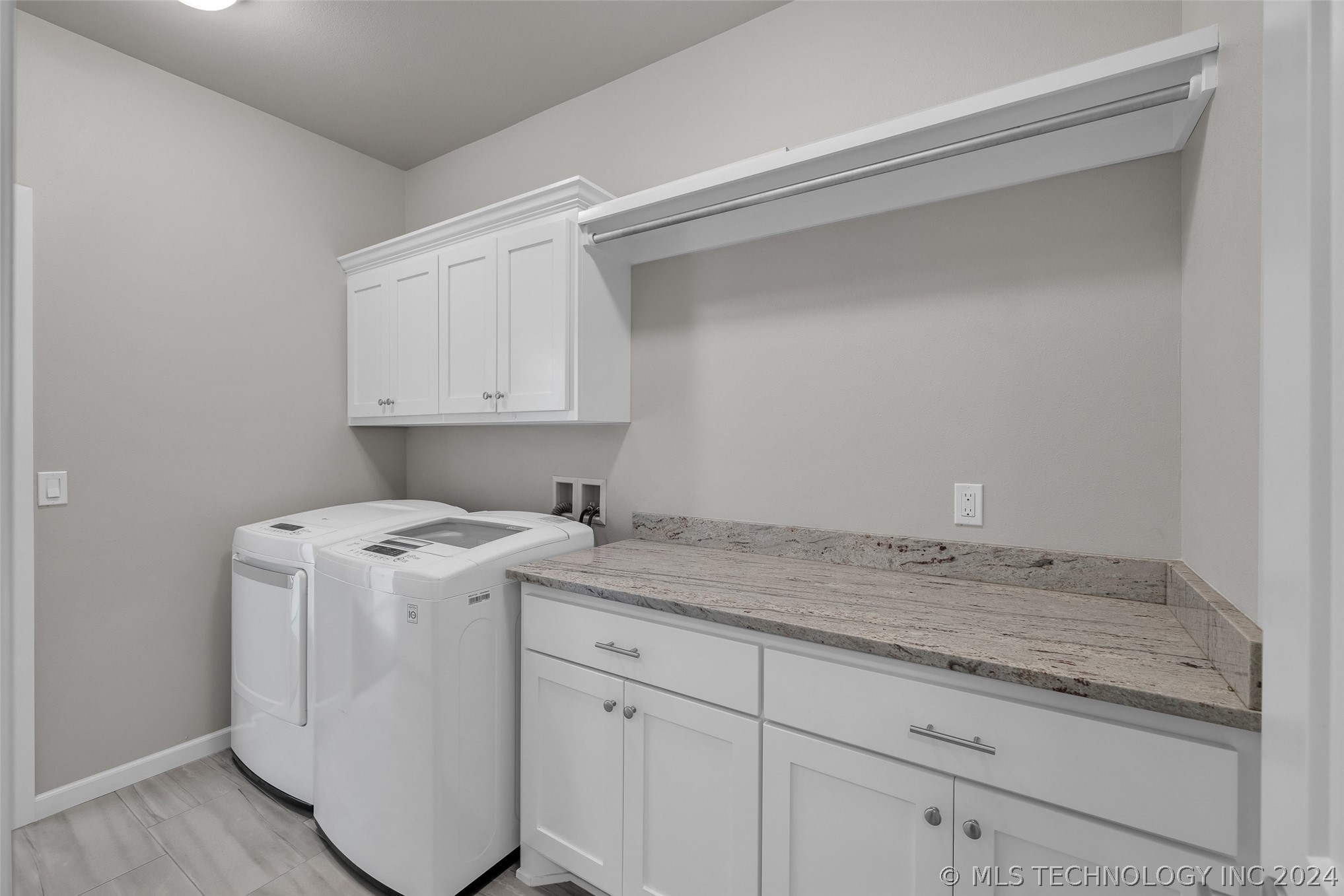 3304 W Delmar Street