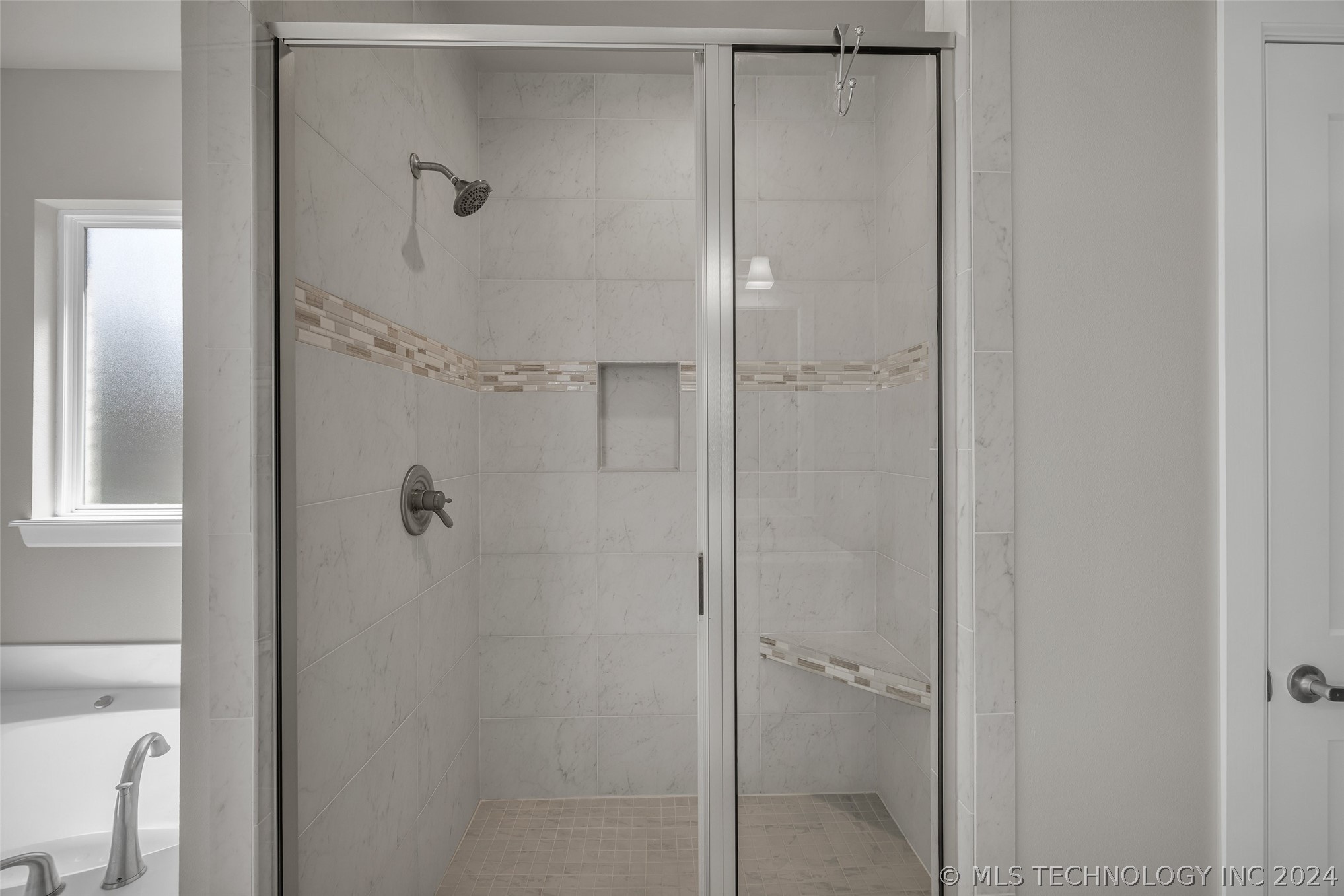 3304 W Delmar Street