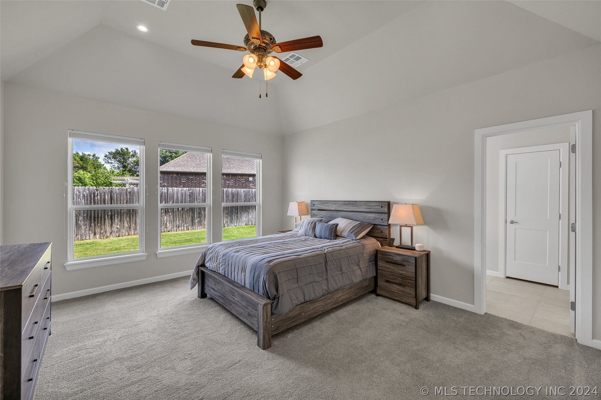 3304 W Delmar Street