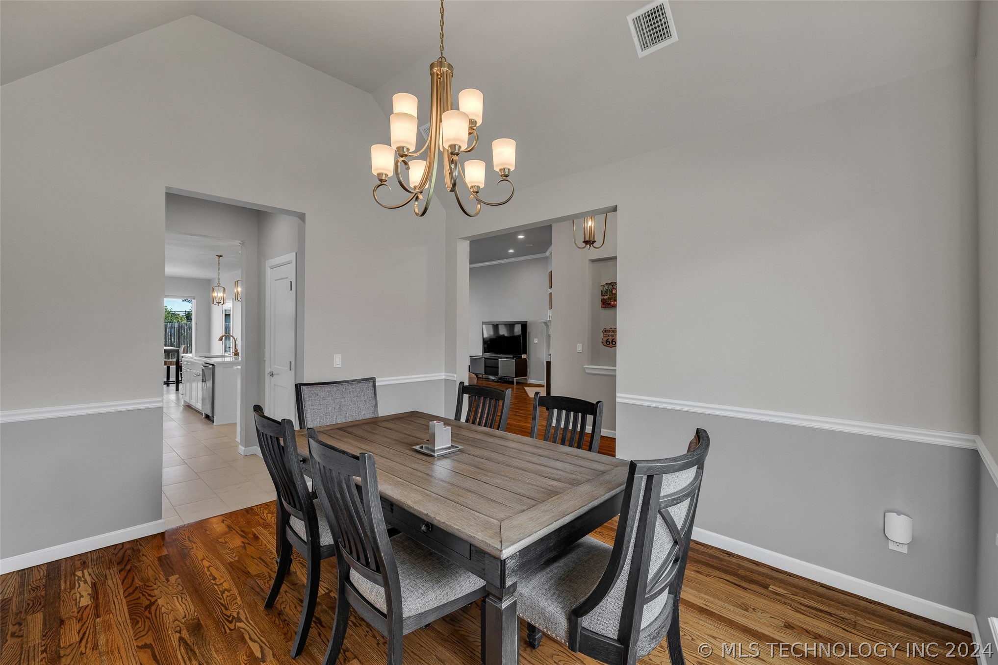 3304 W Delmar Street