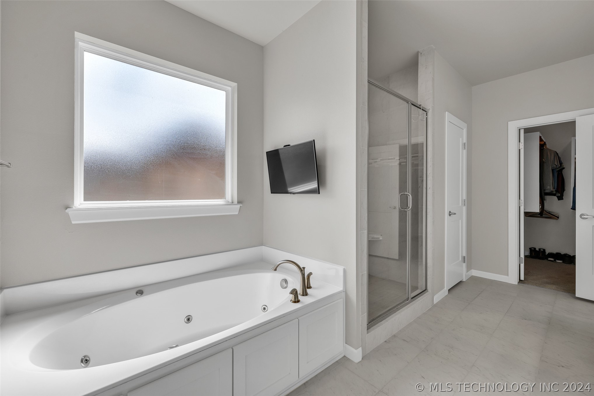 3304 W Delmar Street