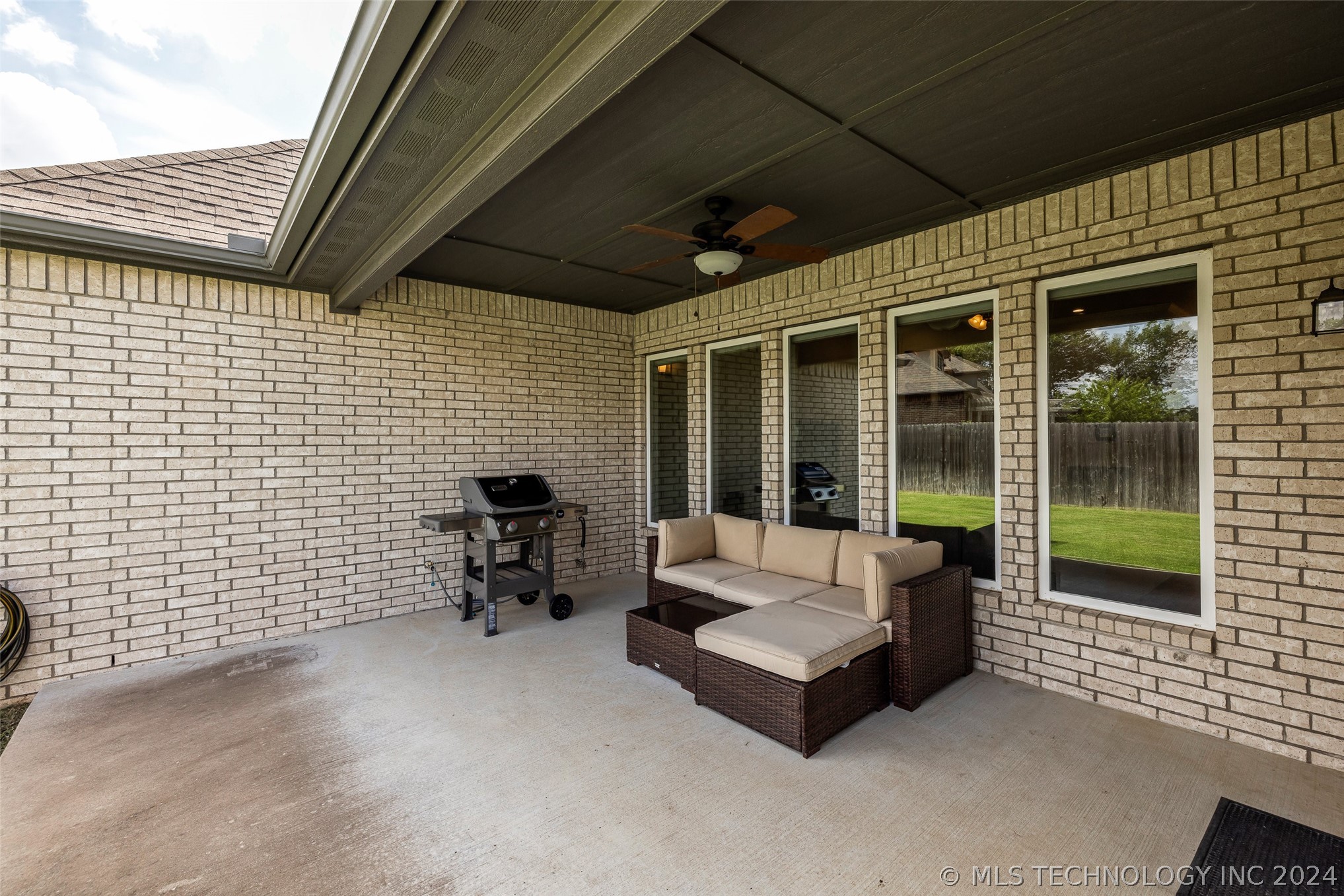 3304 W Delmar Street