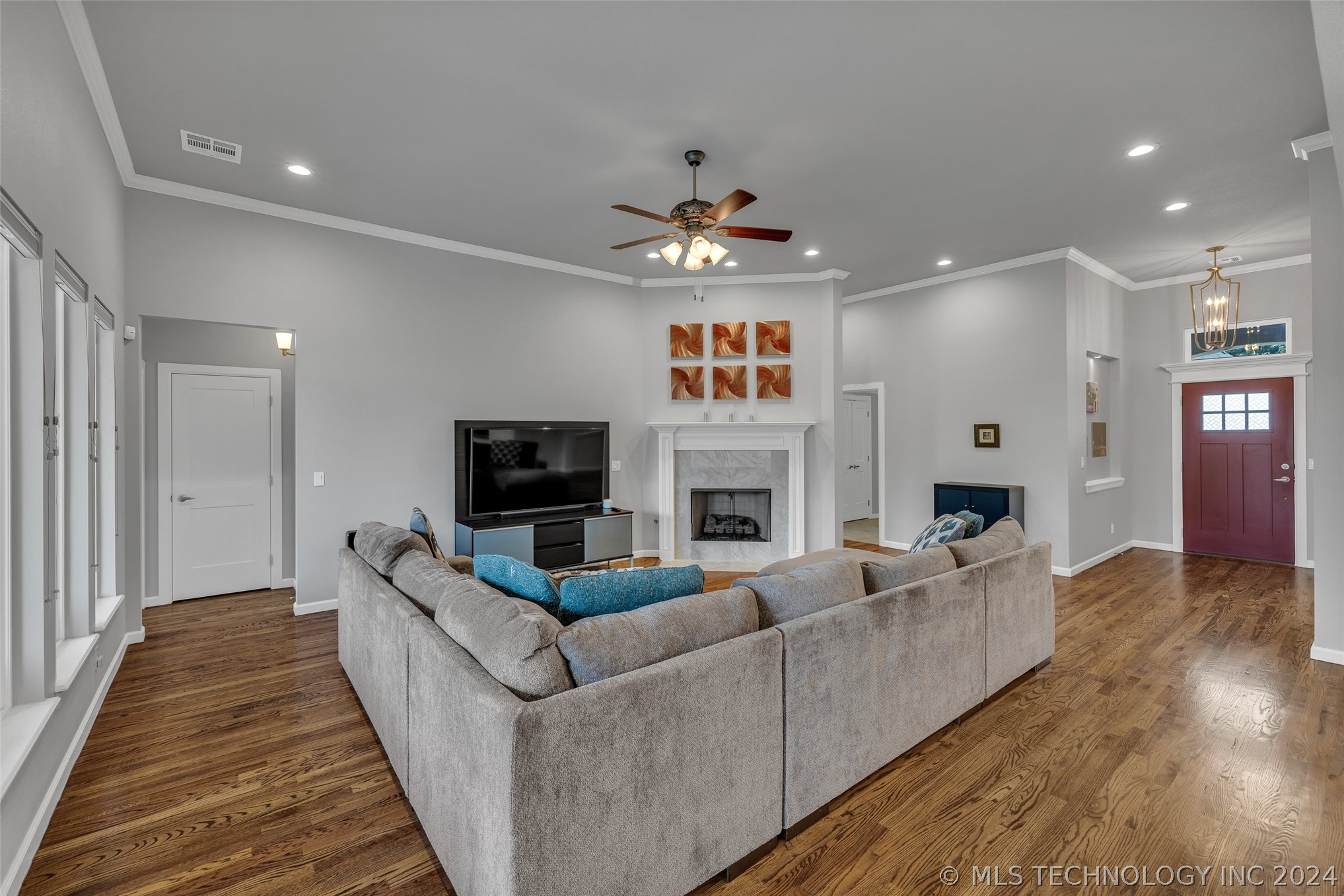 3304 W Delmar Street