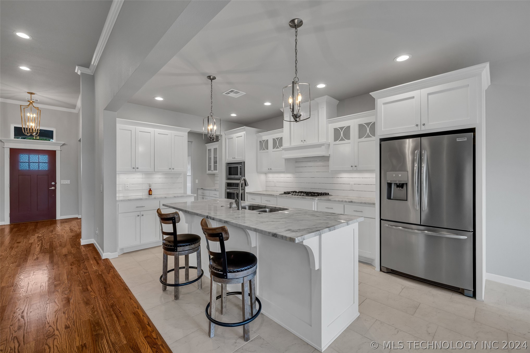 3304 W Delmar Street