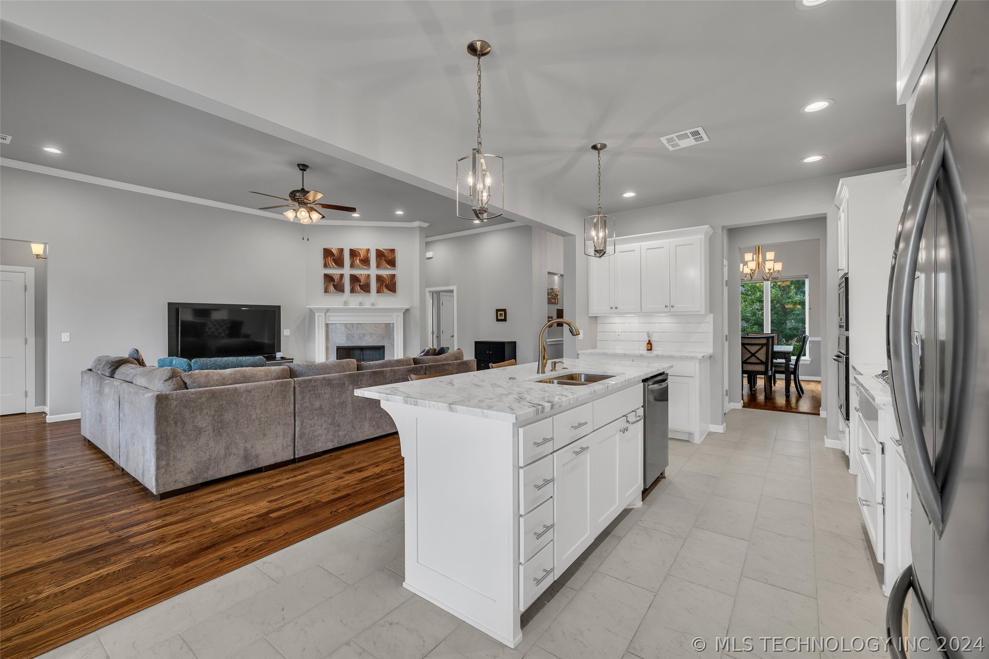 3304 W Delmar Street