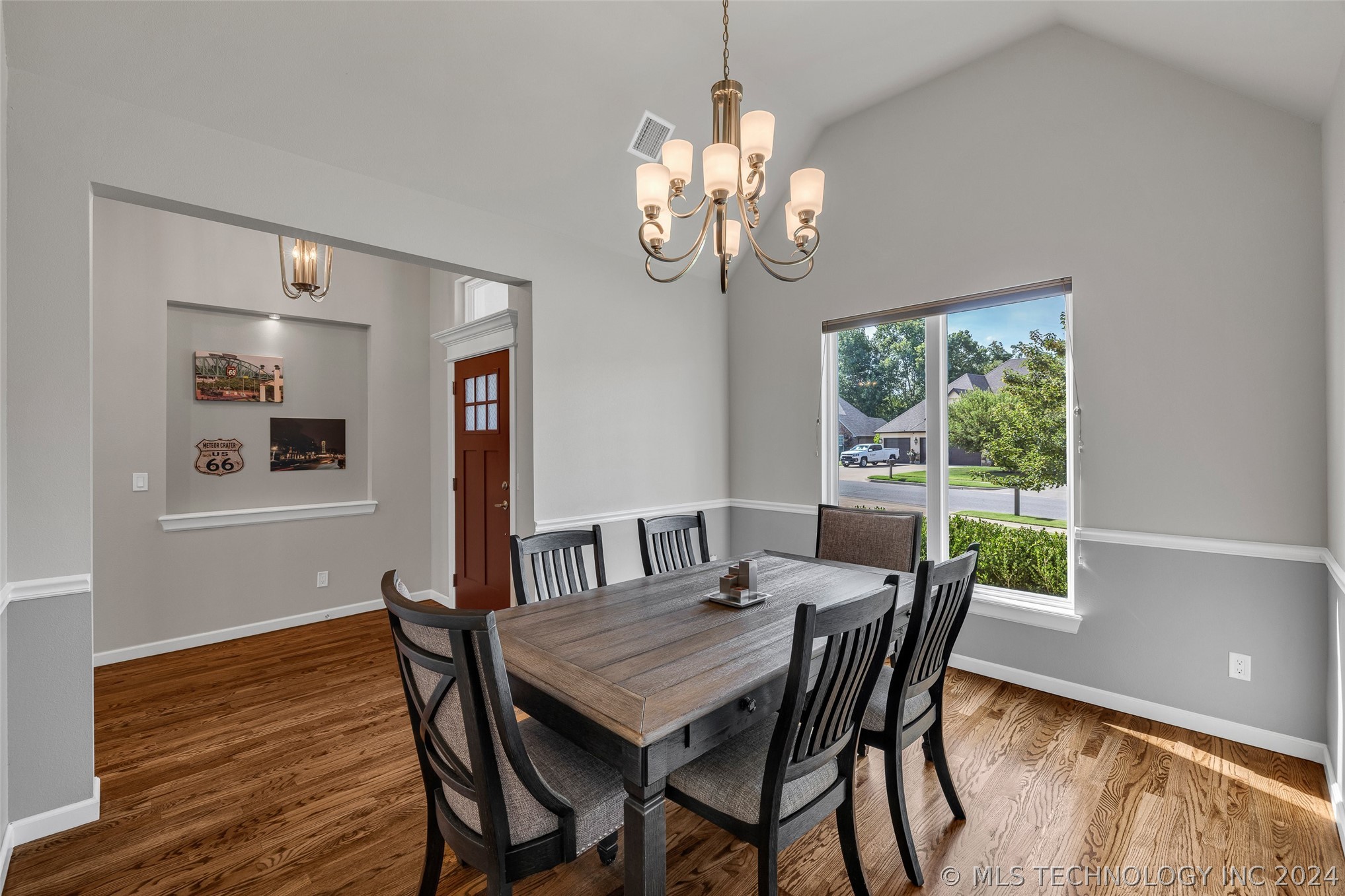 3304 W Delmar Street