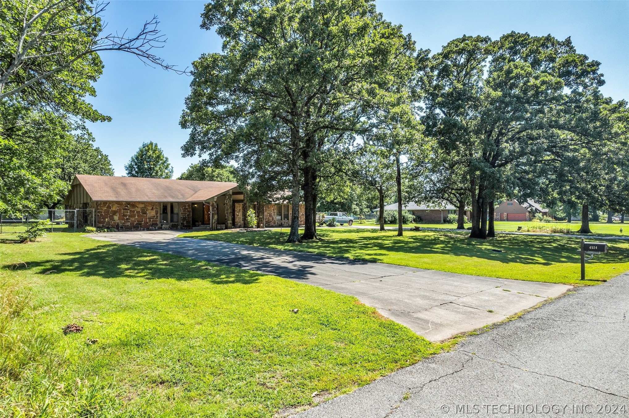 4524 W 86th Street S